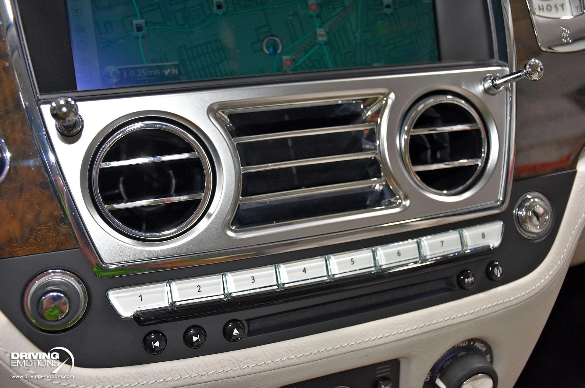 mph075_3670905844_872_p76_l_b811e8b941