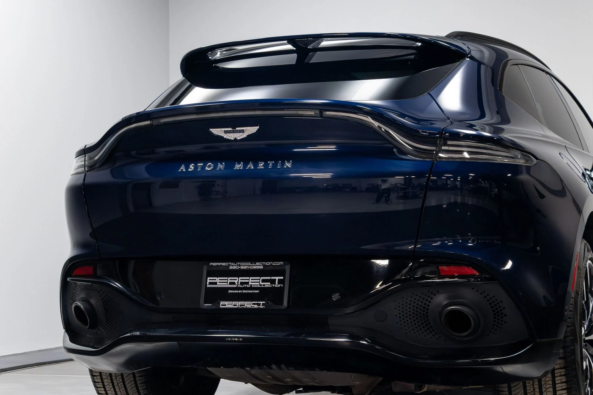 mph075_3686141317_Used_2021_Aston_Martin_DBX_1770087958_55785c4ba7