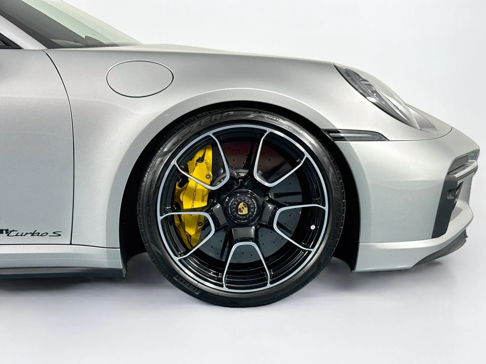 mph075_3707715750_Used_2023_Porsche_911_Turbo_S_1791837381_3fac206b32