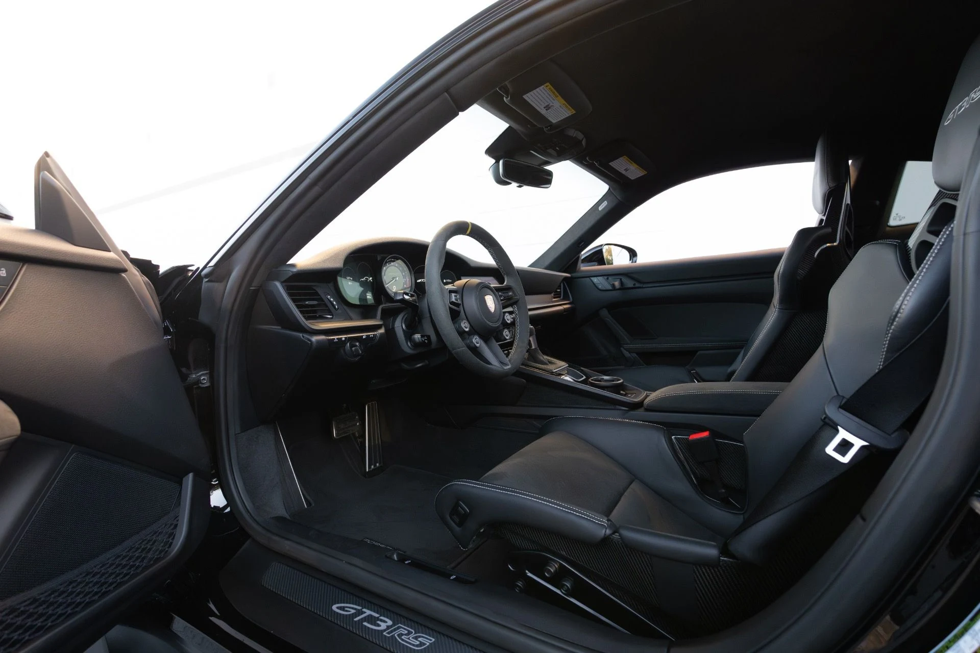 mph075_3805045650_Used_2025_Porsche_911_GT_3_RS_1770101342_606fb727b4