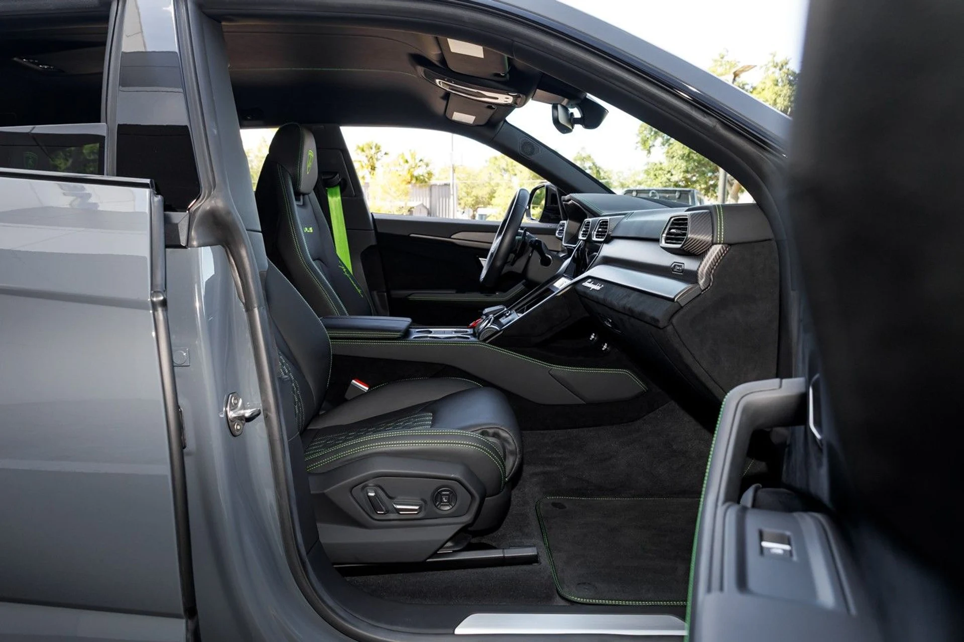 mph075_3828256944_667_p77_l_90938d5173