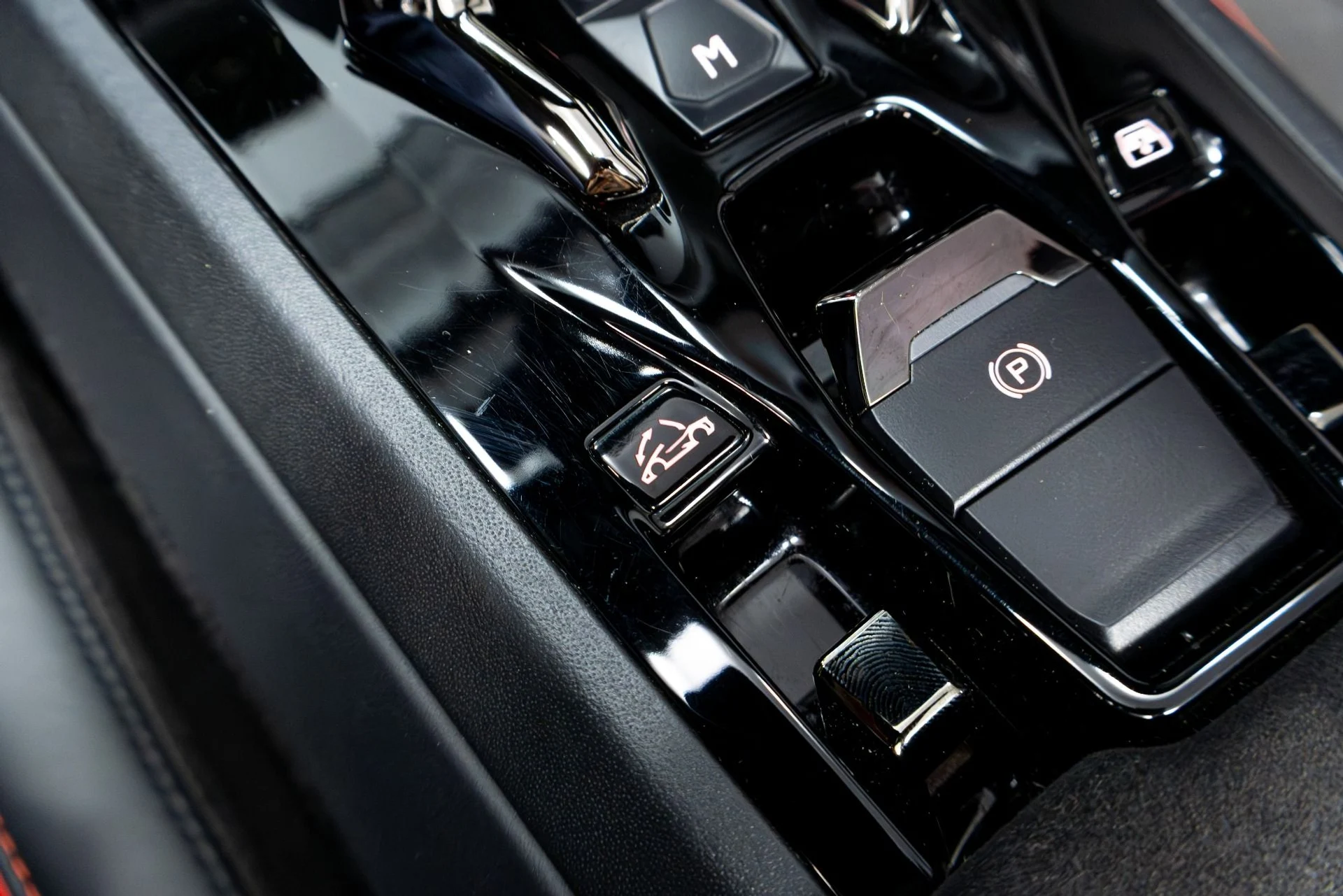 mph075_3849422973_Used_2020_Lamborghini_Huracan_EVO_1774302788_4f7fbf4a80