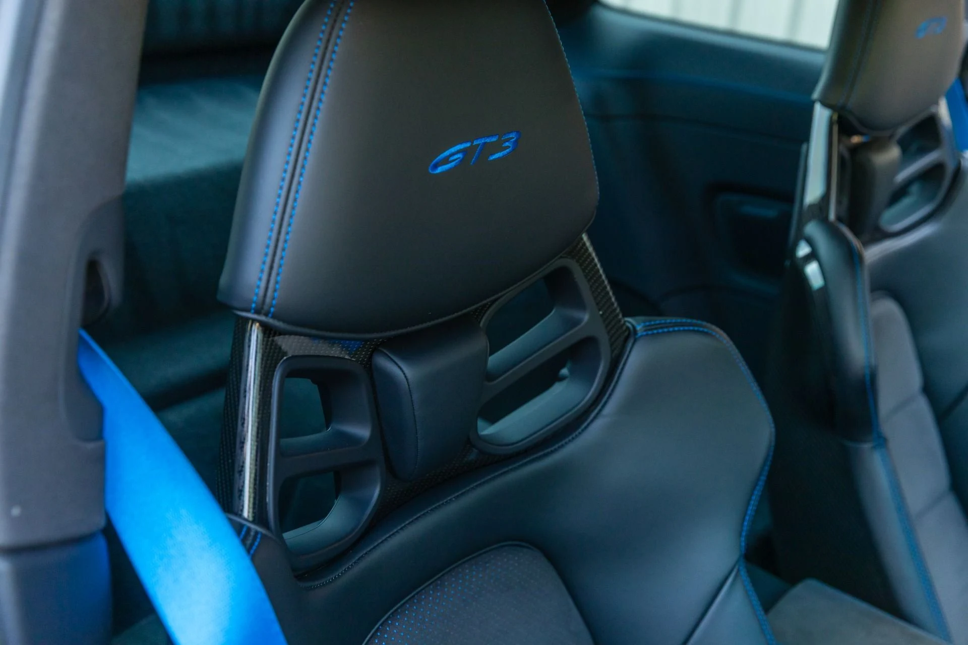 mph075_3869763821_Used_2022_Porsche_911_GT_3_1769043467_2a220baa80