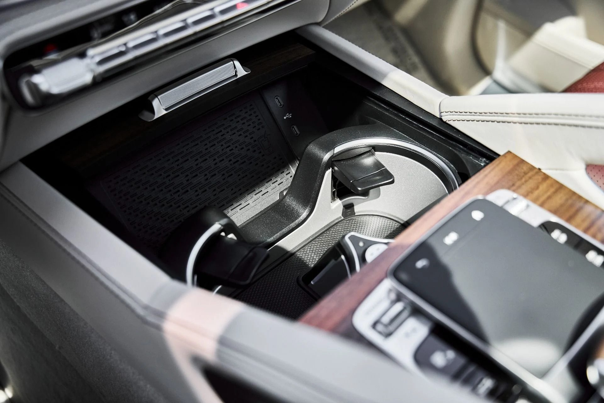 mph075_3882720493_Used_2026_Mercedes_Benz_GLS_Maybach_GLS_600_1776732901_99454801d7