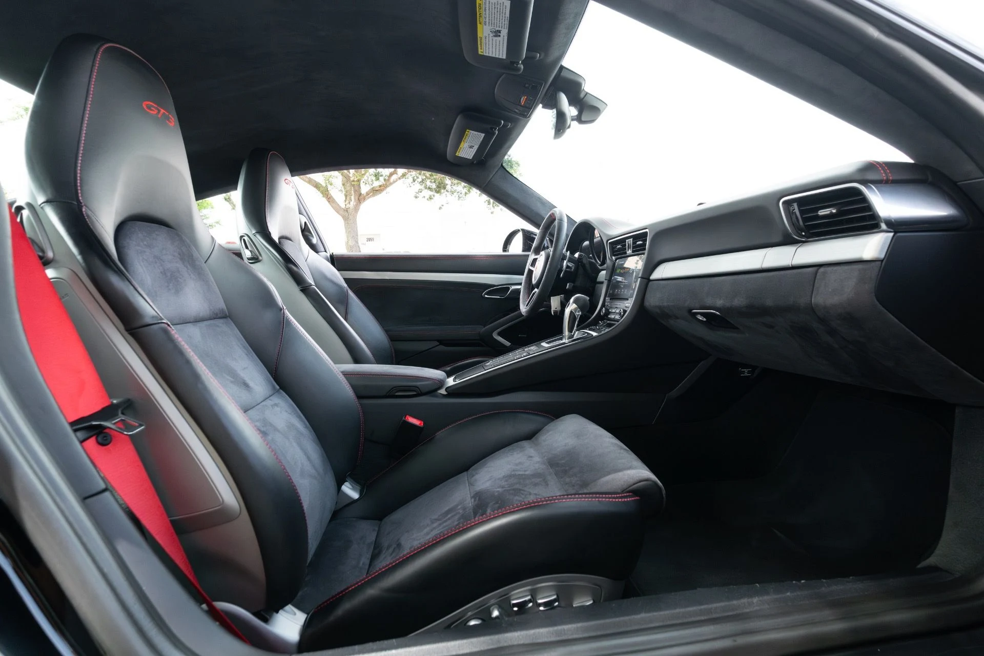 mph075_3894183303_Used_2018_Porsche_911_GT_3_1780452373_4f3dc0fe38