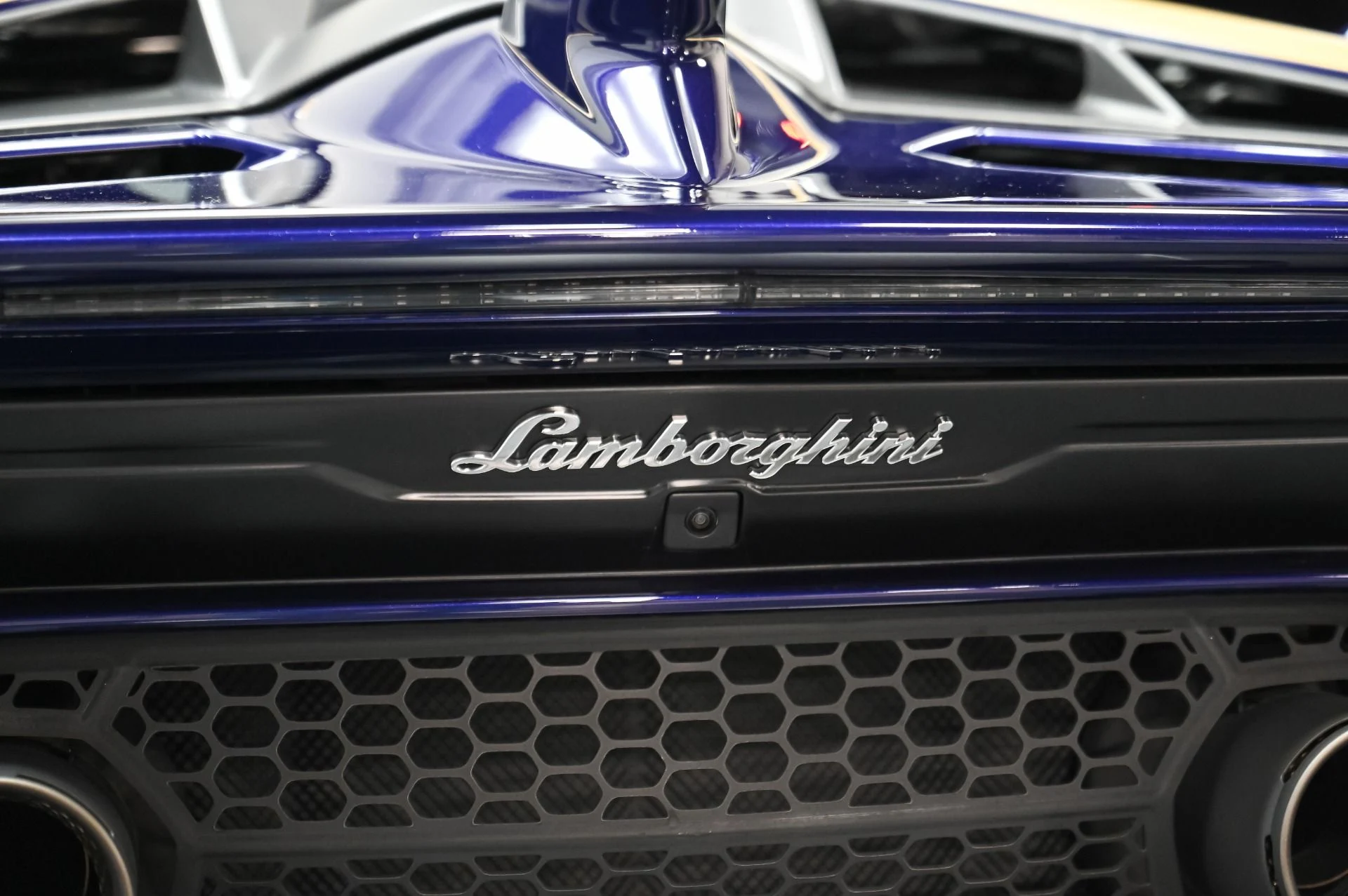 mph075_4021098151_Used_2019_Lamborghini_Aventador_SVJ_1760550494_83efc3b360