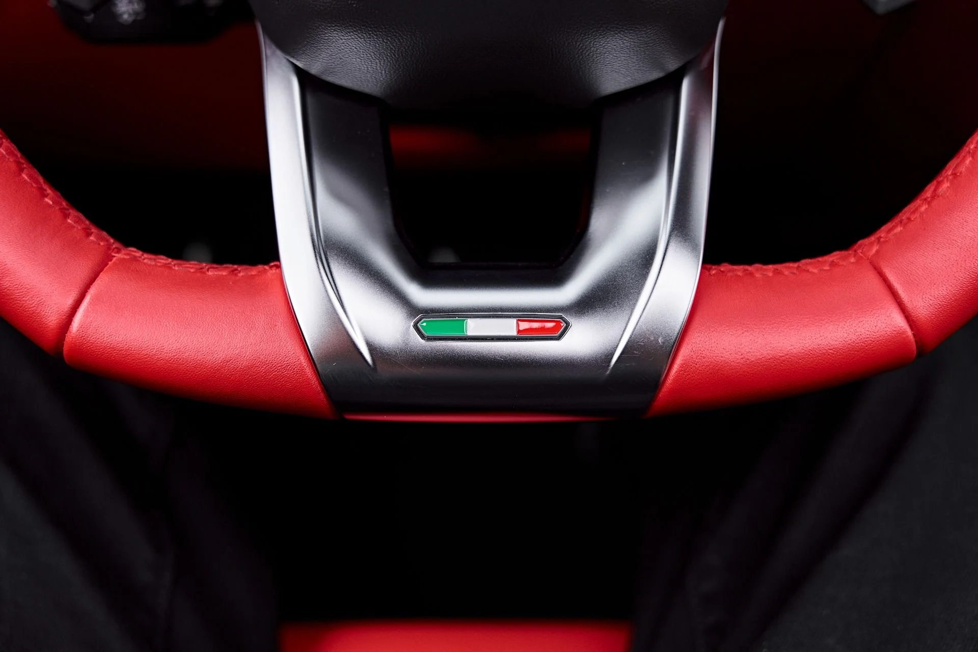 mph075_4032384229_Used_2022_Lamborghini_Urus_1788219667_a8704003c5