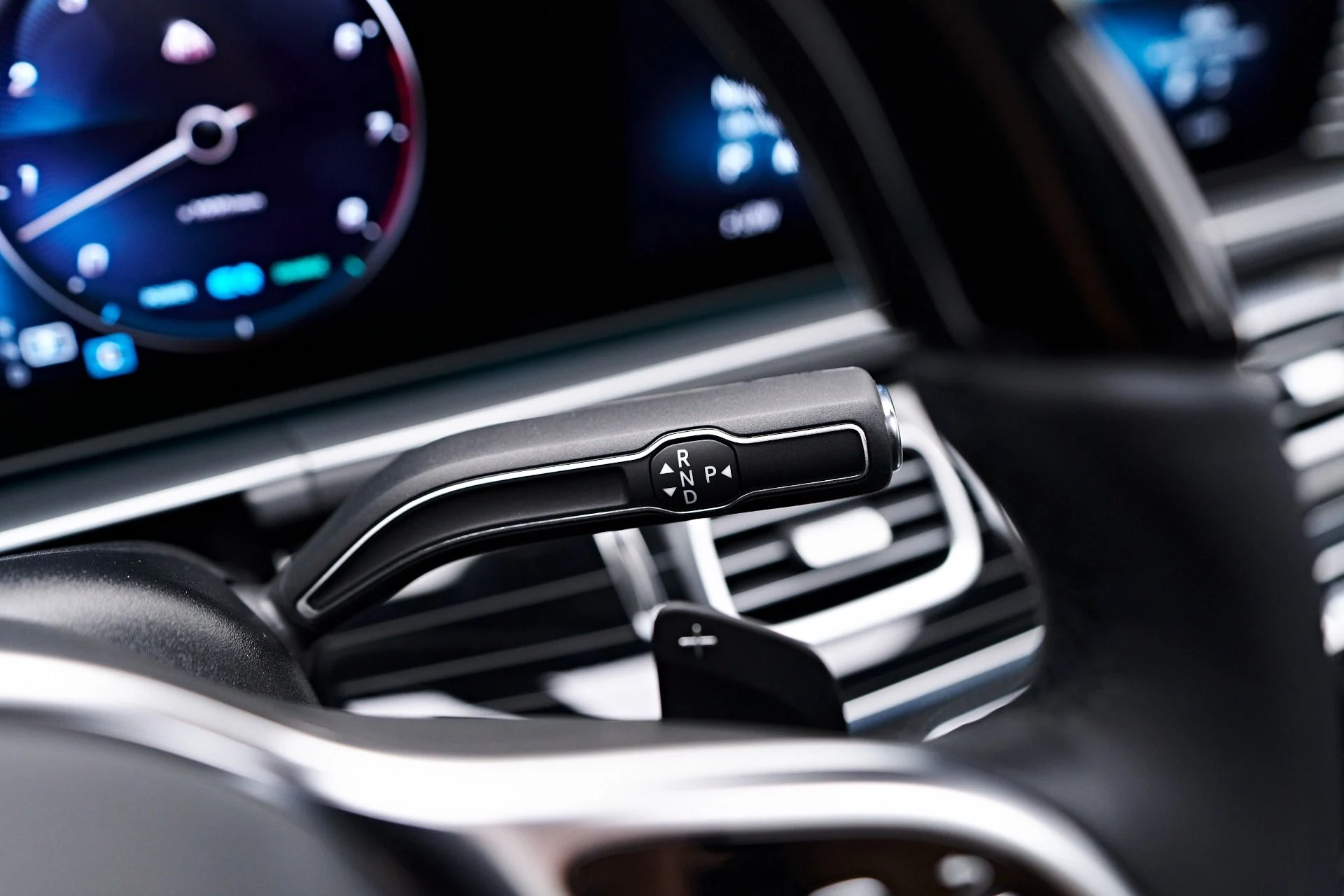 mph075_403775060_Used_2023_Mercedes_Benz_GLS_Maybach_GLS_600_1762799282_85dd747490