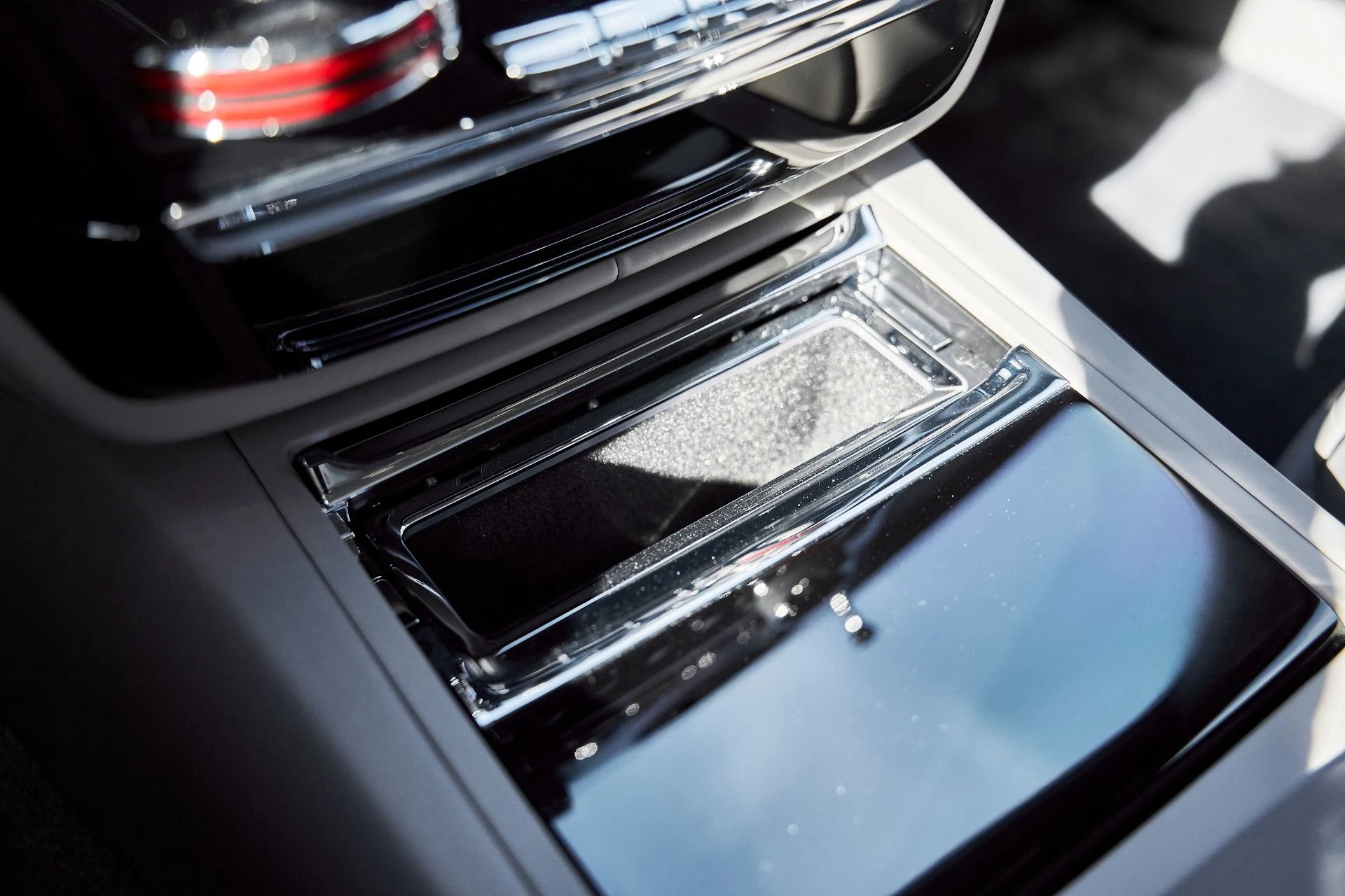 mph075_4176167032_Used_2025_Rolls_Royce_Phantom_Base_1769481023_3208cf5f87