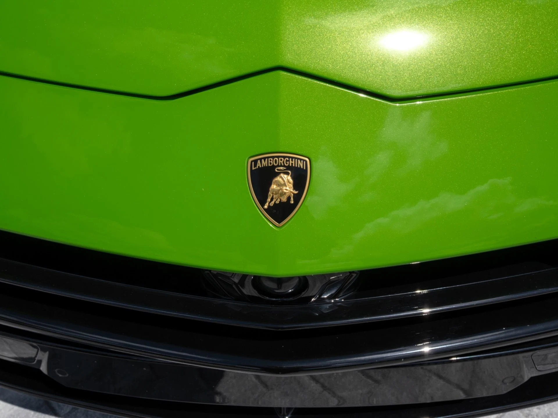 mph075_4207274481_Used_2024_Lamborghini_Urus_S_1775489552_8f82003add