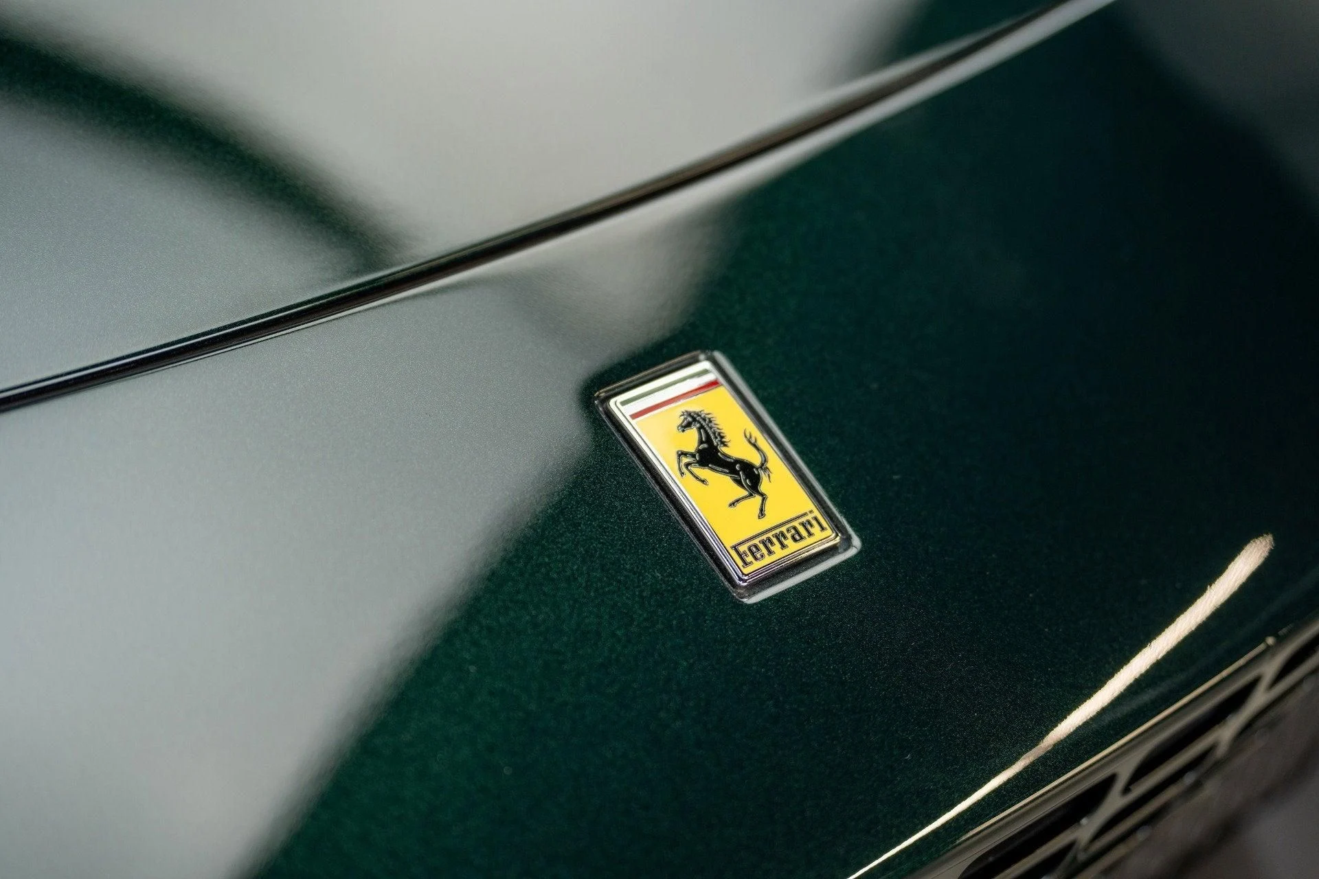 mph075_4252743708_Used_2022_Ferrari_Roma_1777382912_3da40351de