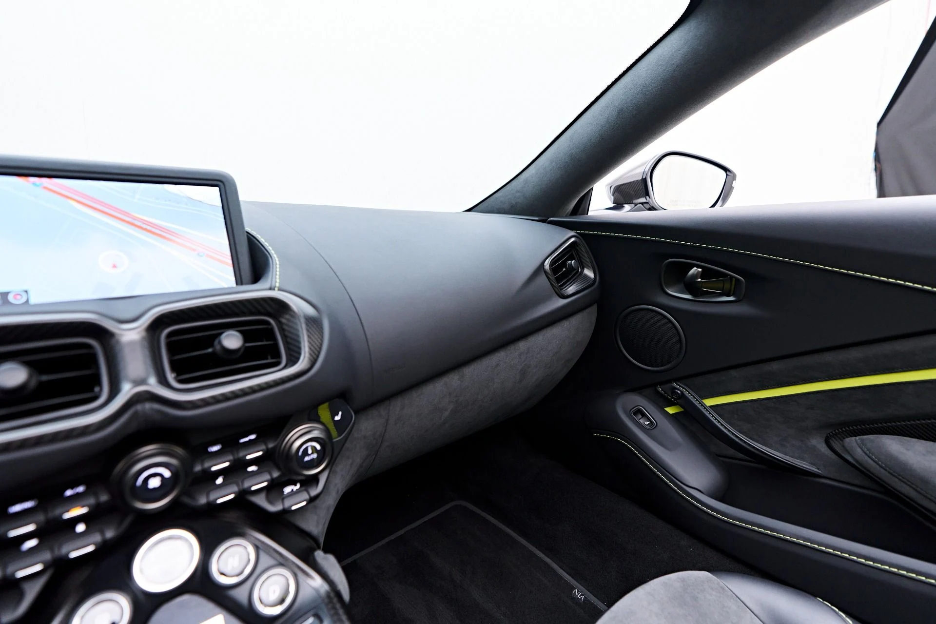 mph075_4270668565_Used_2023_Aston_Martin_Vantage_F1_Edition_1754013179_9befa29004