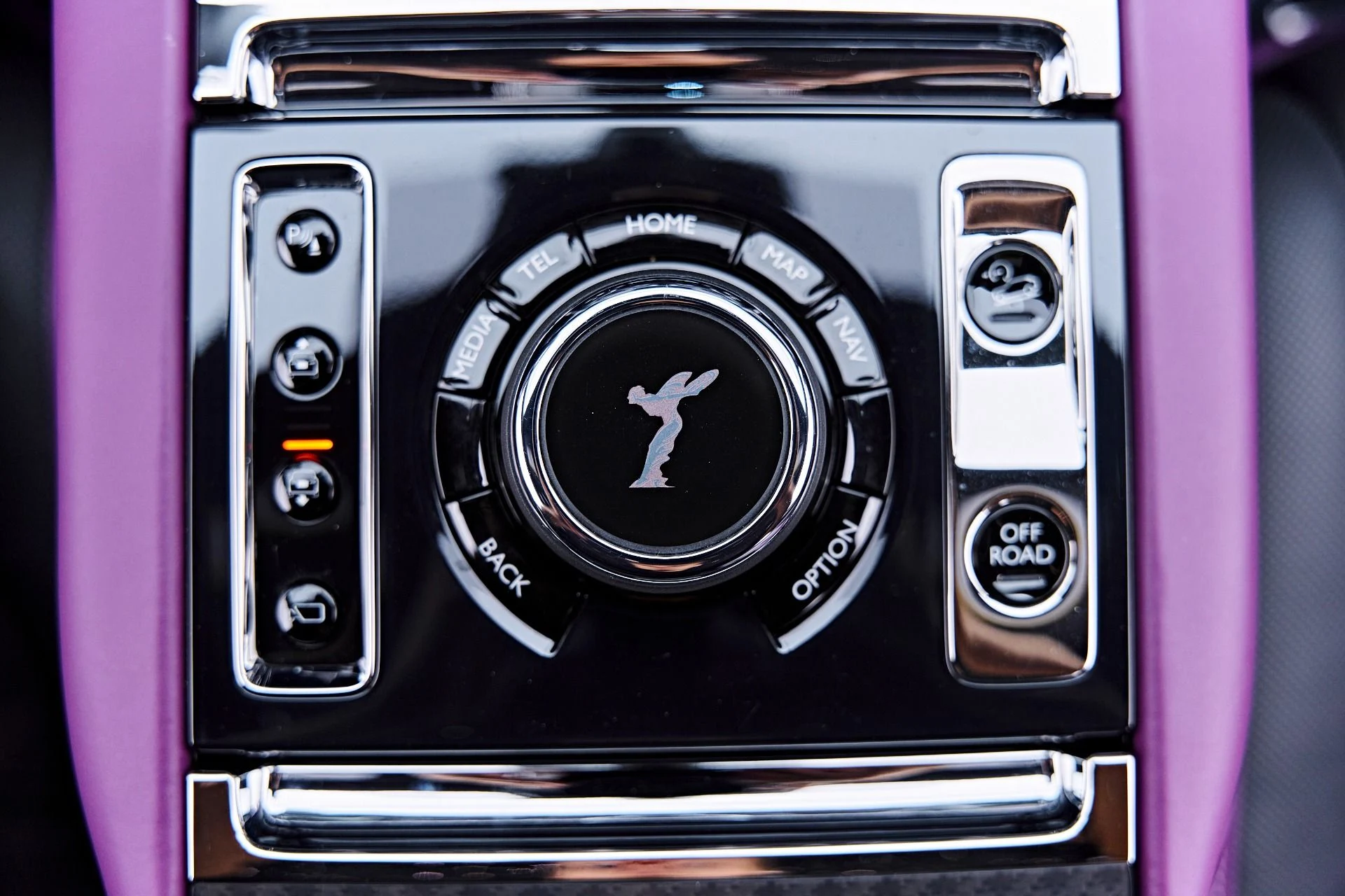 mph075_4291384962_Used_2025_Rolls_Royce_Cullinan_Black_Badge_1788369219_c4a9dbed20
