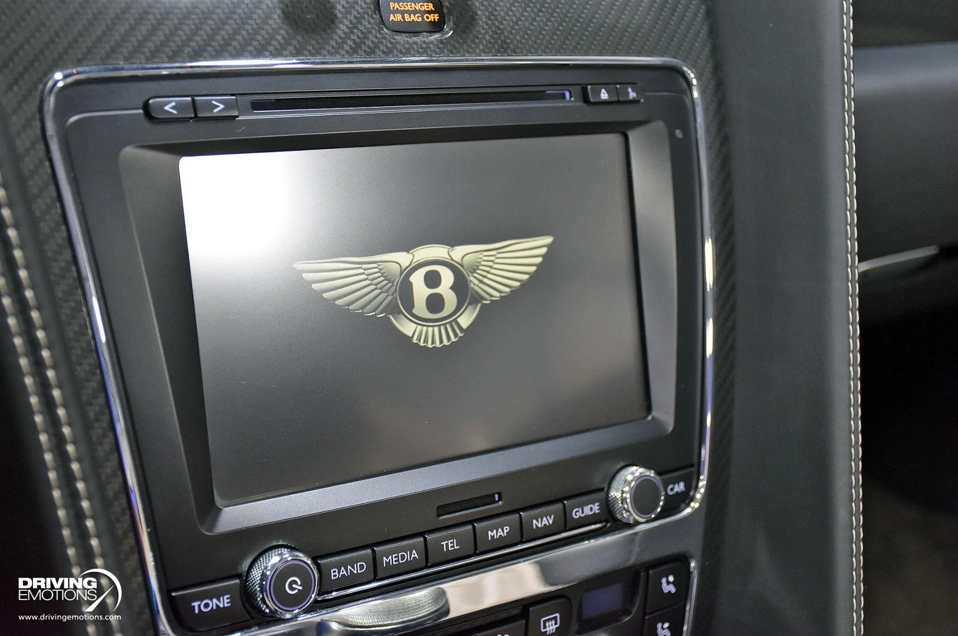 mph075_486198969_871_p76_l_0409014a86