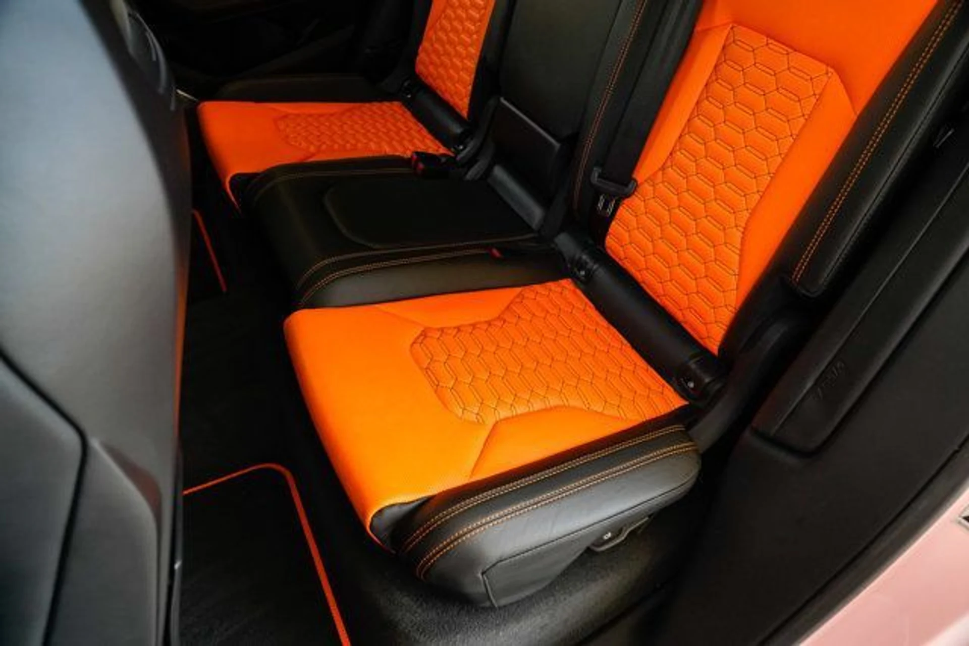 mph075_500183184_used_2021_lamborghini_urus_awd_14354_22713615_76_640_1e9cddbb6d