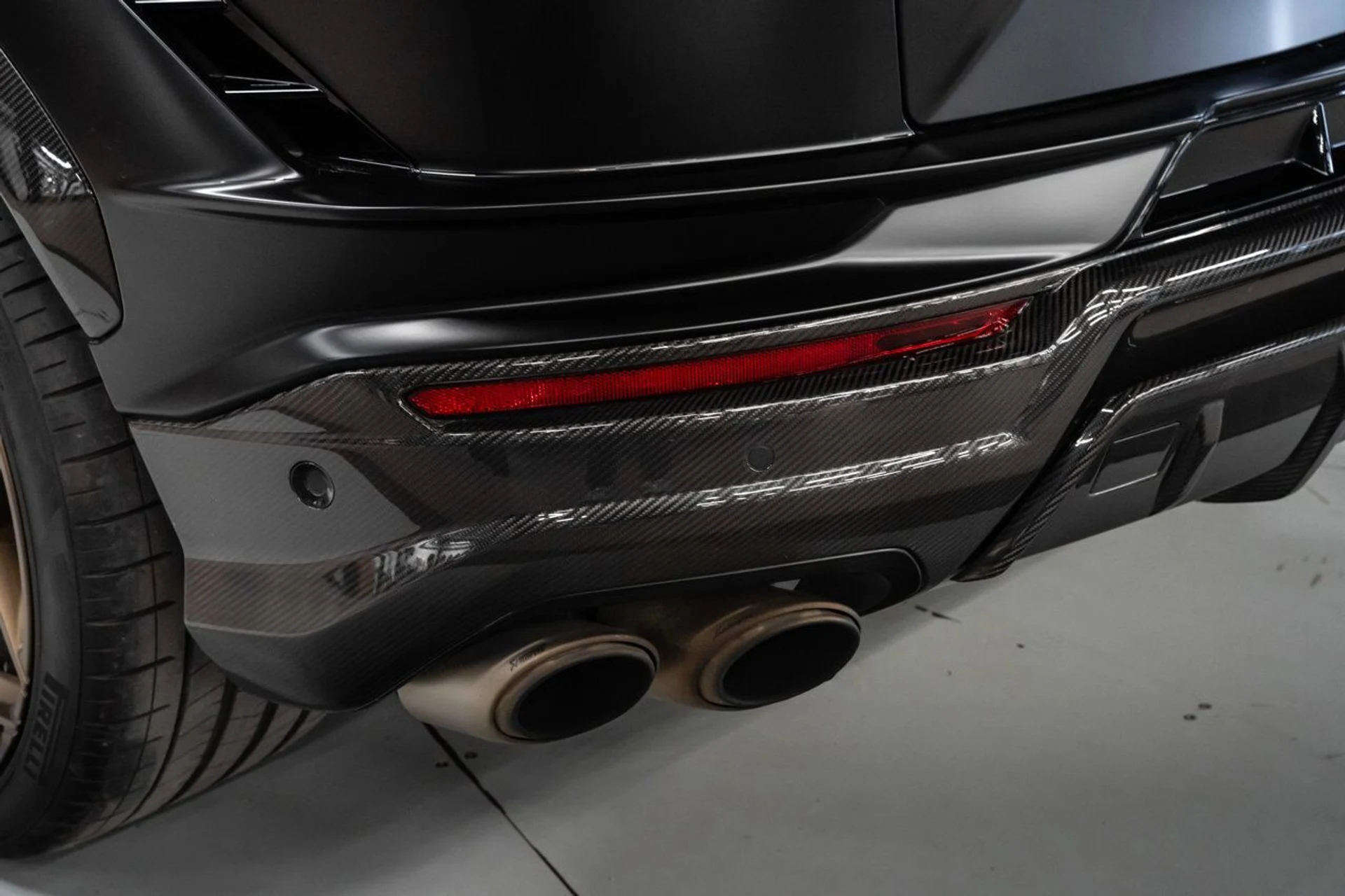 mph075_524469847_lamborghini_urus_2023_55bde3bb21