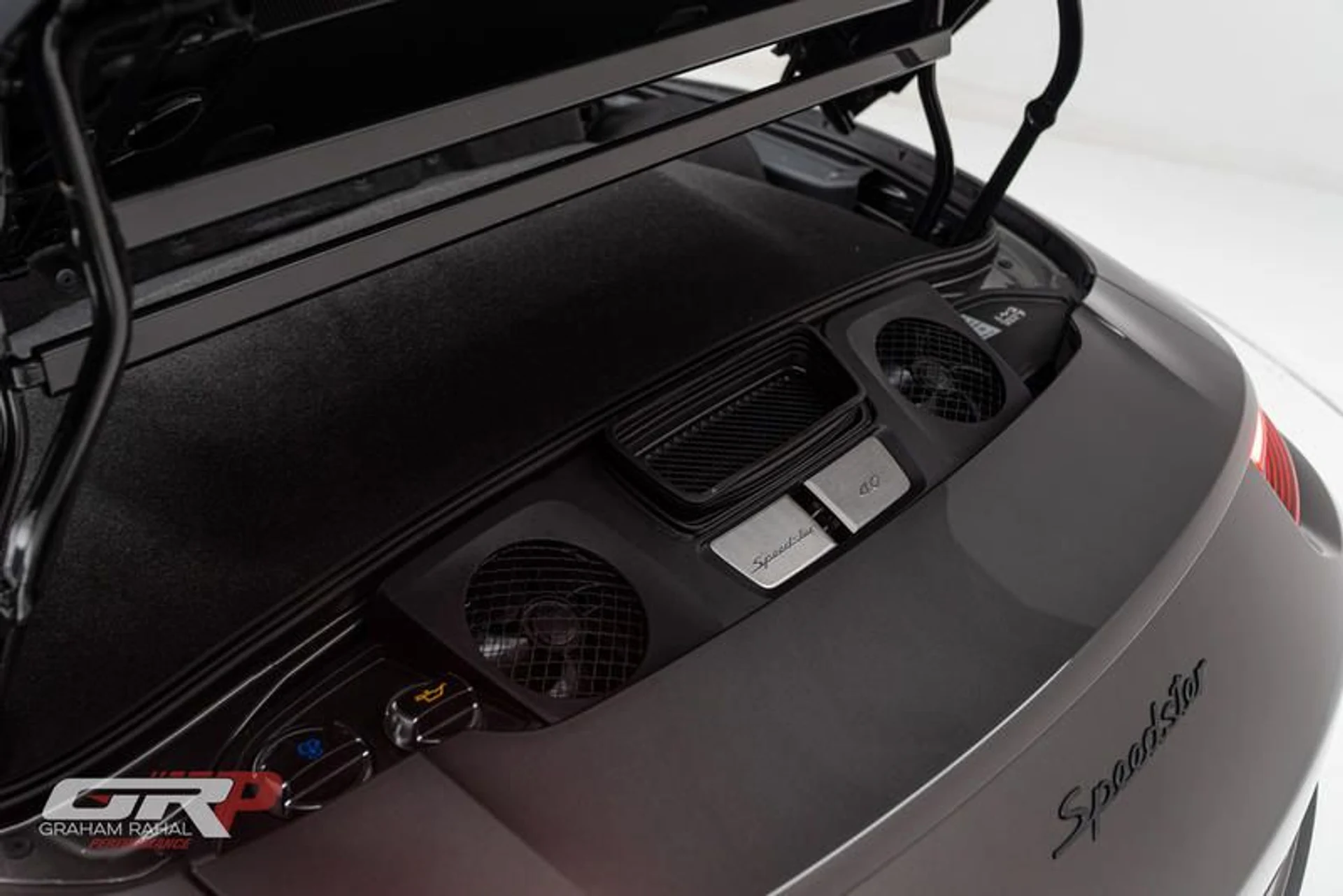 mph075_564526425_200_CC_248_279_A_4_A28_AE_23_732236_A4475_B_b07c392941