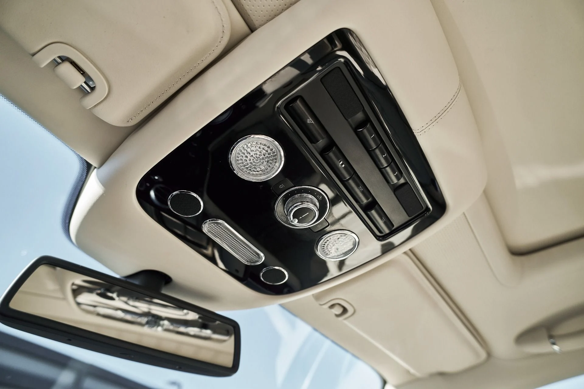 mph075_576860667_Used_2012_Bentley_Continental_Flying_Spur_1765853904_df44ebee61