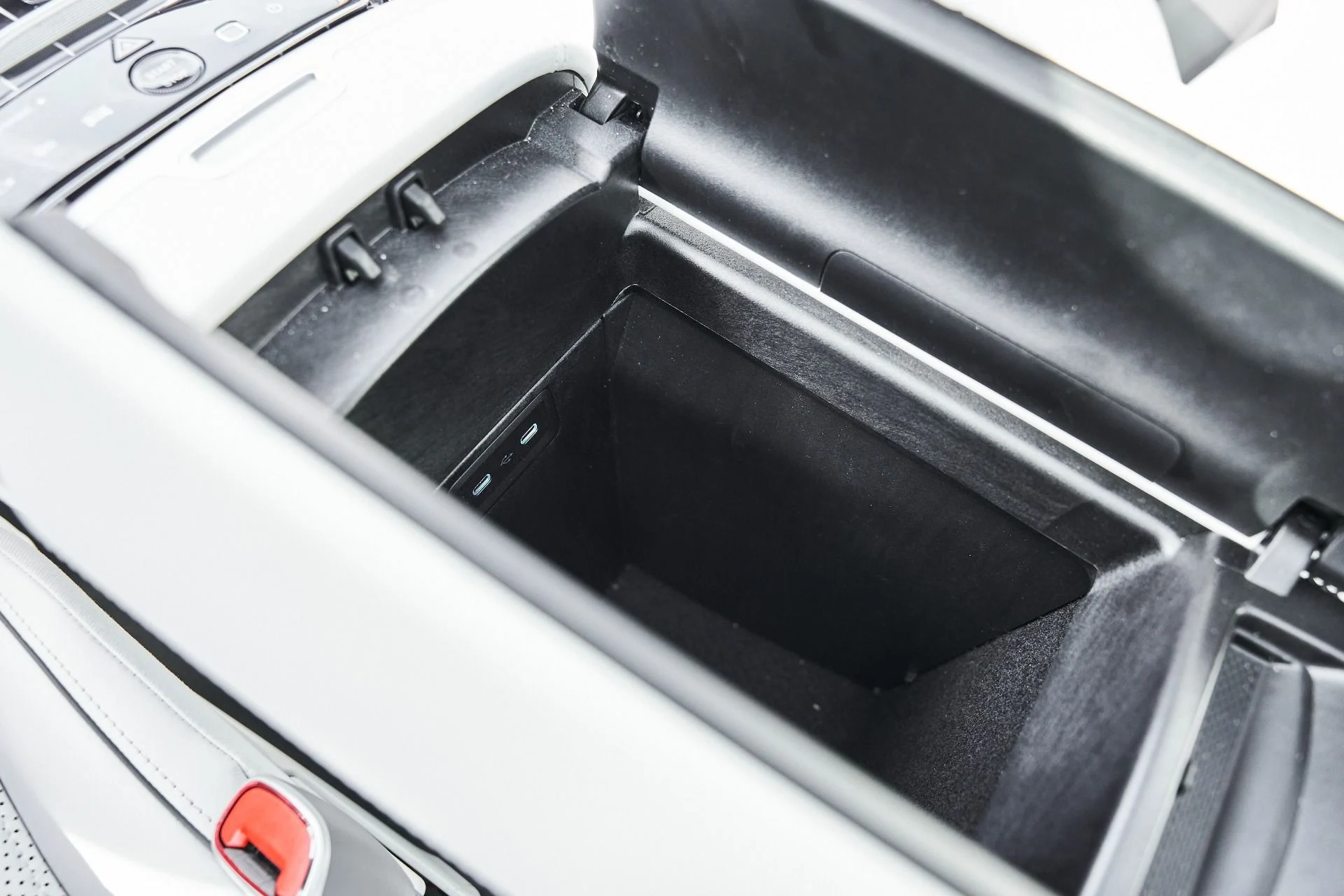 mph075_58152239_Used_2024_Mercedes_Benz_EQS_Maybach_EQS_680_1774575283_44ffff24f6