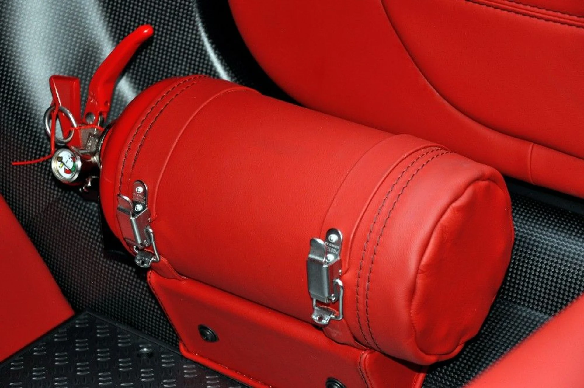 mph075_589043778_81_p76_l_7a099aa51d