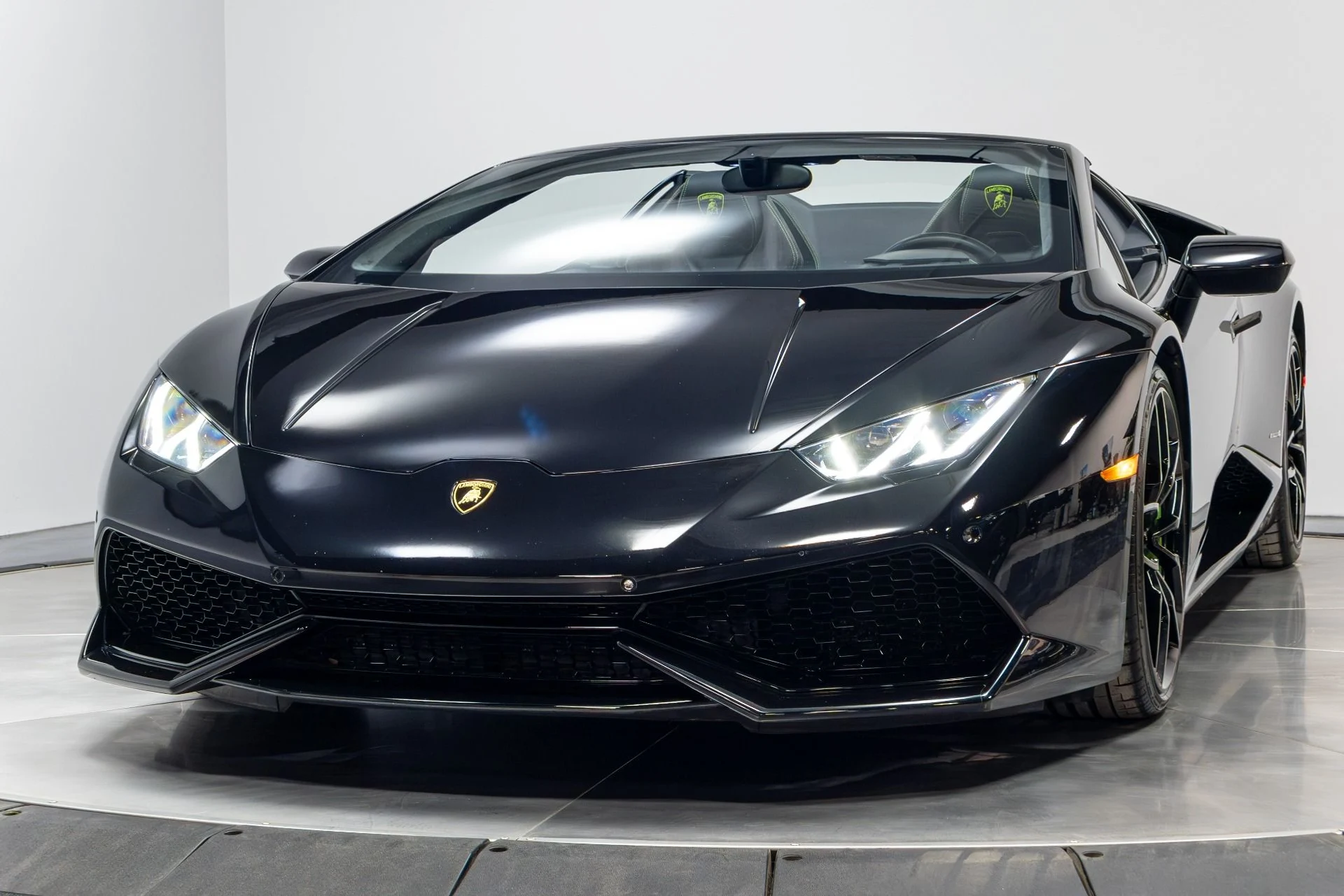 mph075_610745324_Used_2017_Lamborghini_Huracan_1775865662_9a26ea1207