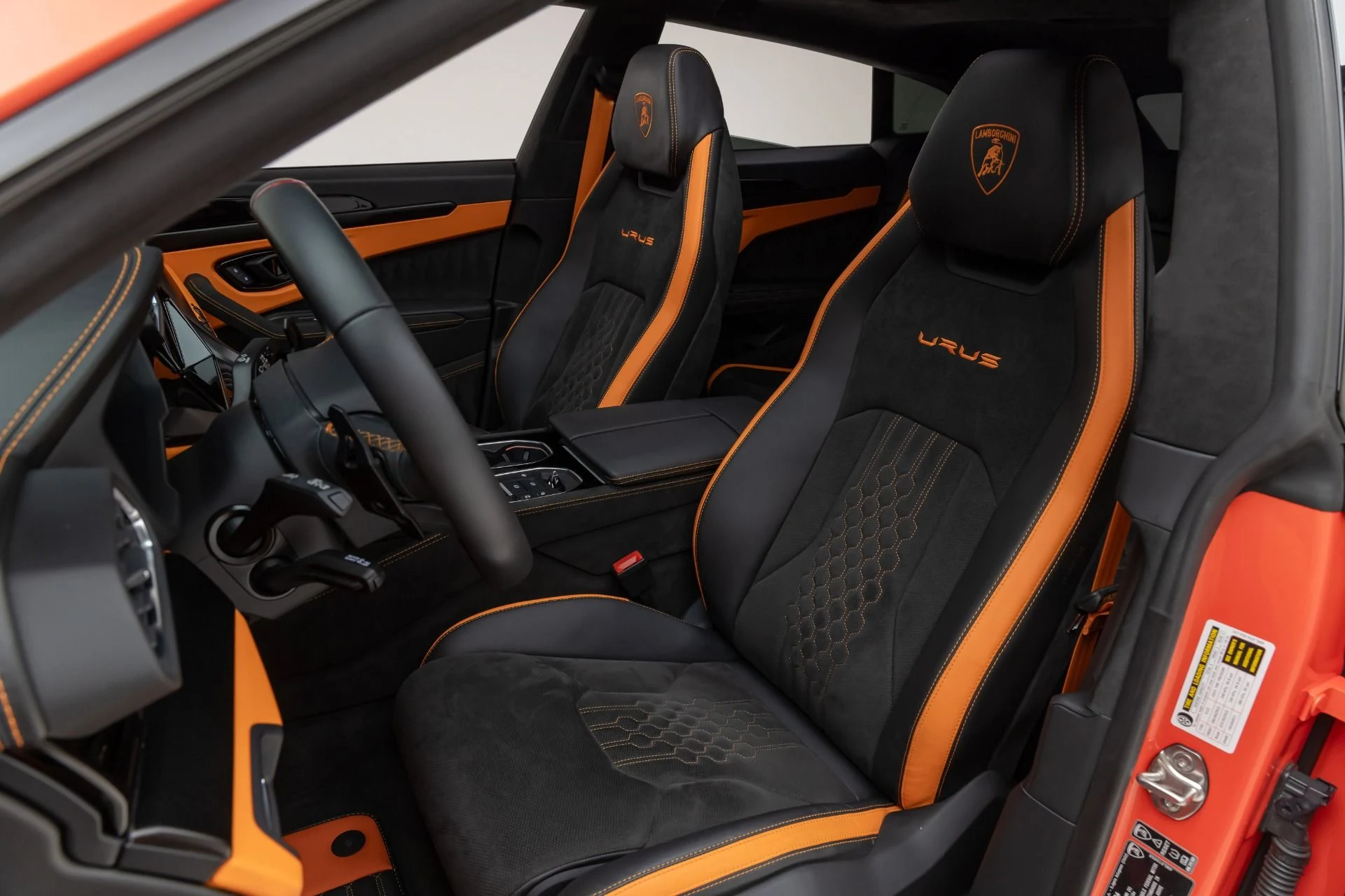 mph075_63159659_Used_2024_Lamborghini_Urus_S_1766449487_bbd4e032e7