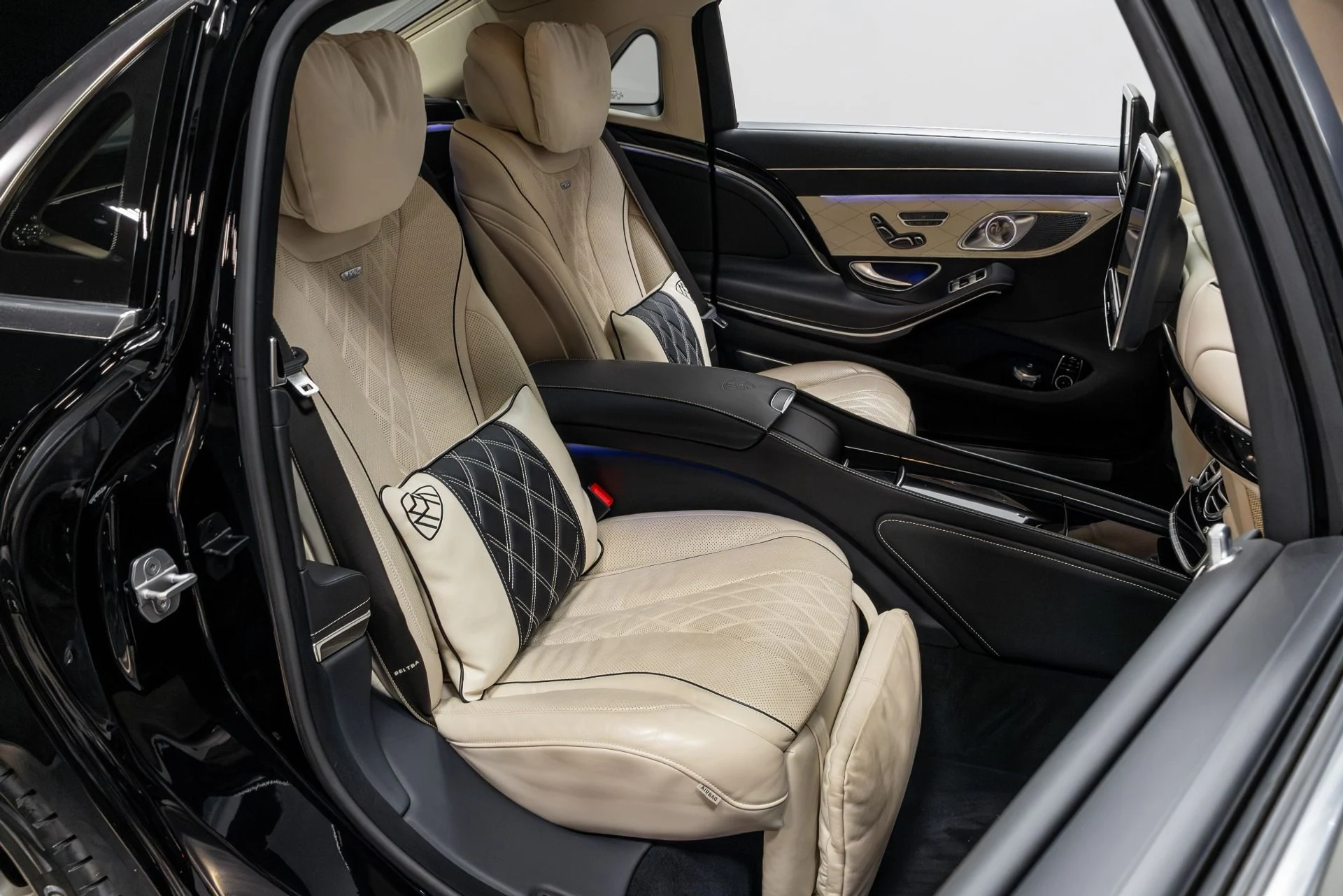 mph075_66130686_Used_2016_Mercedes_Benz_S_Class_Maybach_S_600_1763586066_4bf3b57f15