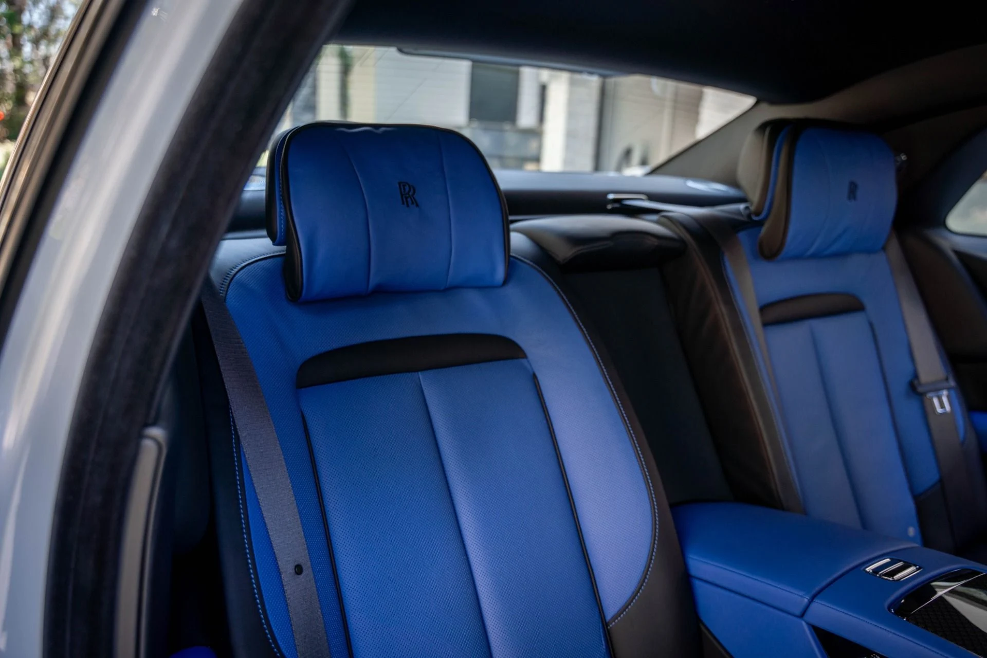 mph075_86325228_Used_2022_Rolls_Royce_Black_Badge_Ghost_1772144652_8474c898e7