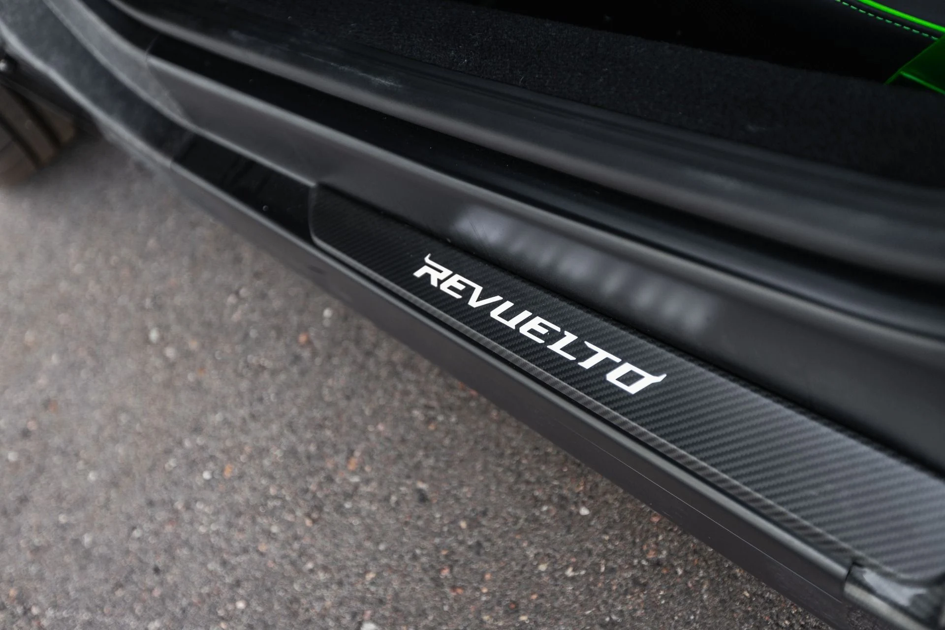 mph075_872233591_Used_2025_Lamborghini_Revuelto_1791313140_900b7f69bb