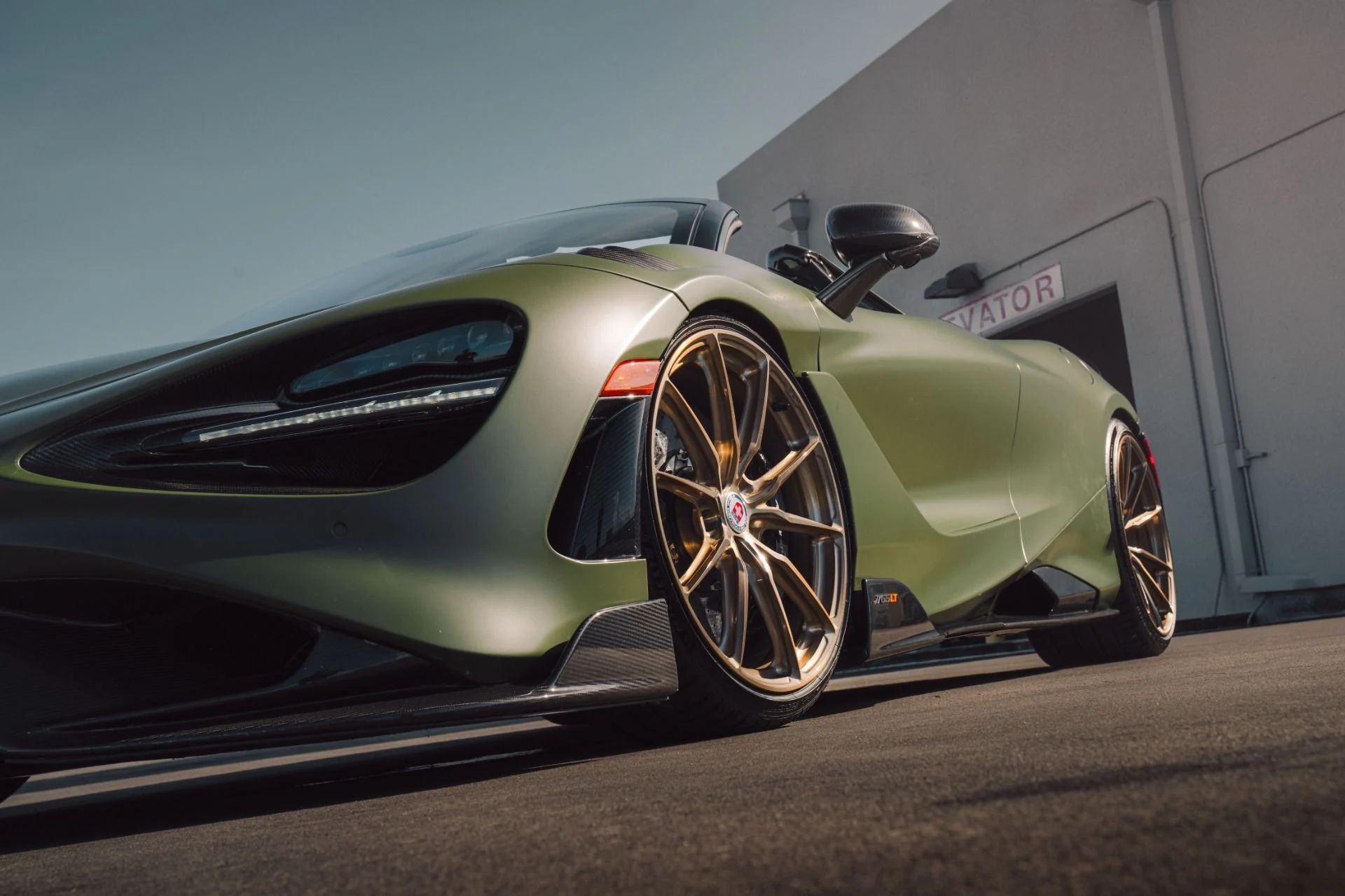 mph075_900196609_Used_2022_Mc_Laren_765_LT_Spider_MSO_27000_MATTE_URBAN_GREEN_PAINT_570000_MSRP_HRE_UPGRADES_1765304765_615225c409