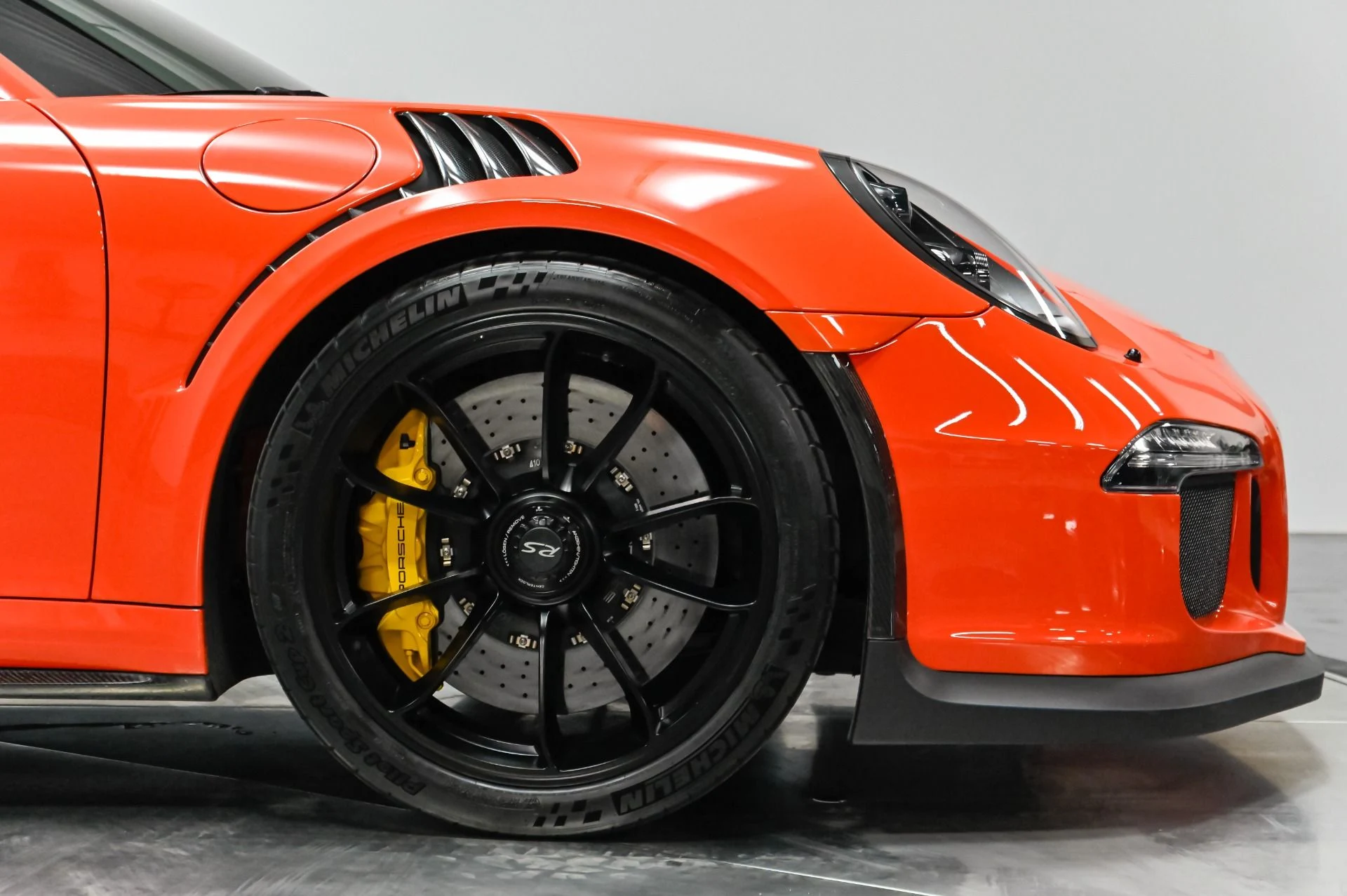 mph075_905485142_Used_2016_Porsche_911_GT_3_RS_1788412421_72a0d1a6d9