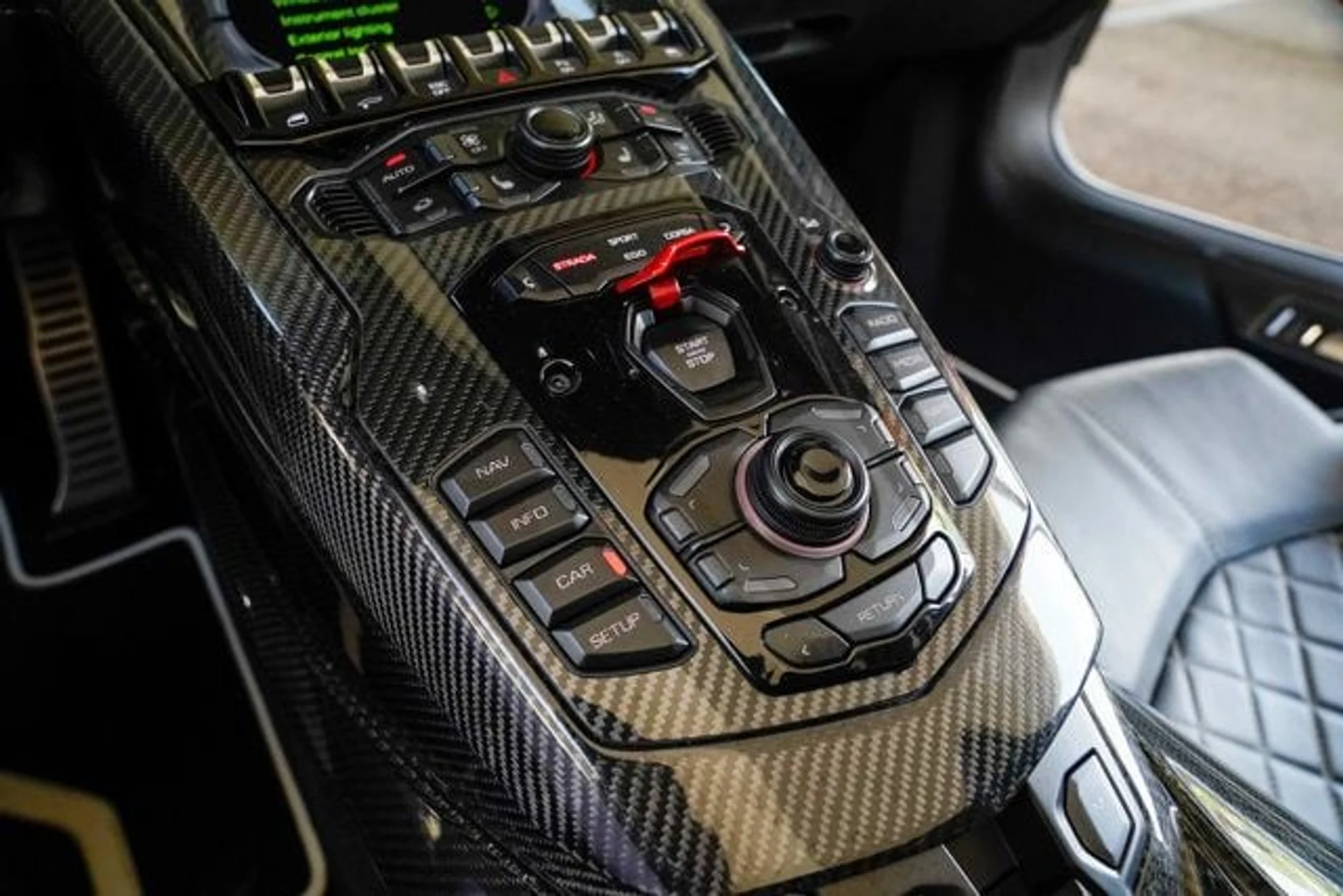 mph075_961904473_used_2018_lamborghini_aventador_sroadster_14354_22897283_76_640_df0ead8572