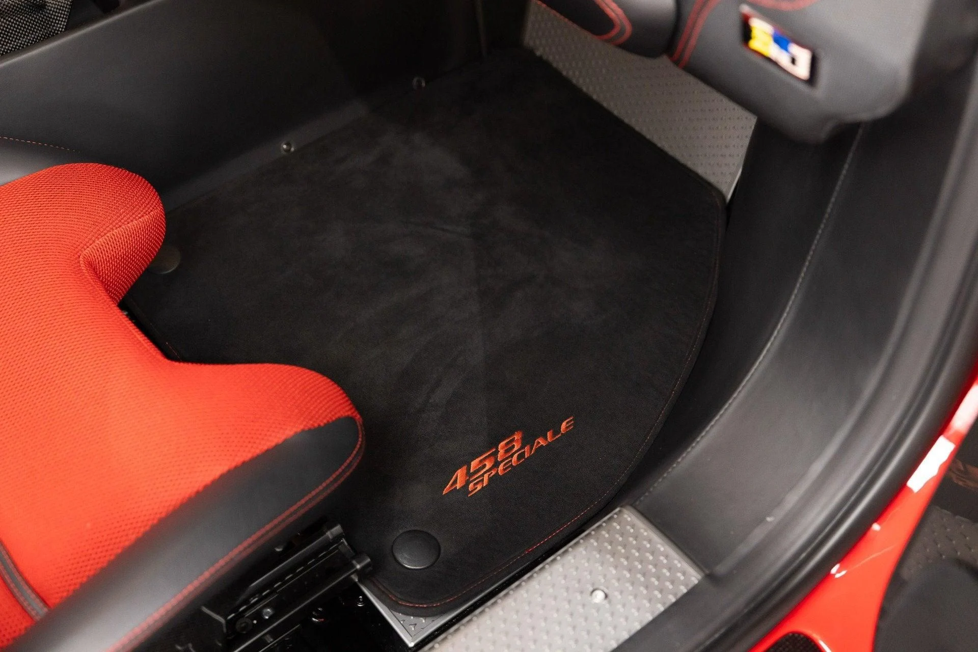mph076_1007998128_Used_2014_Ferrari_458_Speciale_1786703975_13c3376174