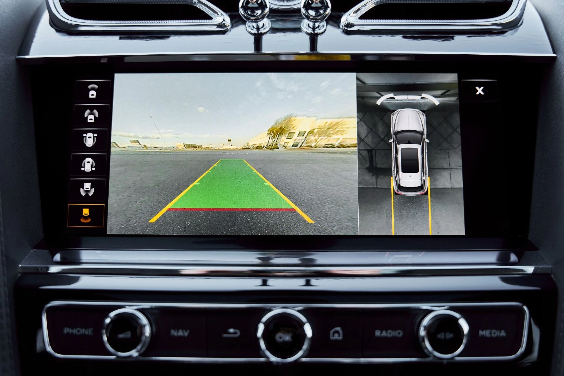 mph076_103934022_Used_2022_Bentley_Bentayga_V8_1768246211_9aa484f63a