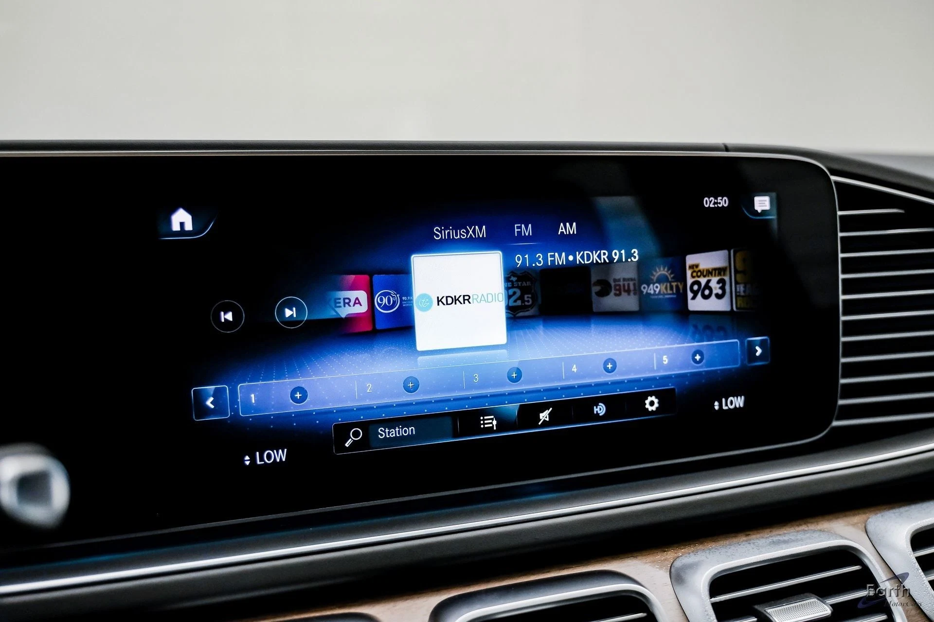 mph076_1042908925_df23a1f114777cb903063fab67449556x_e40f46b4b2