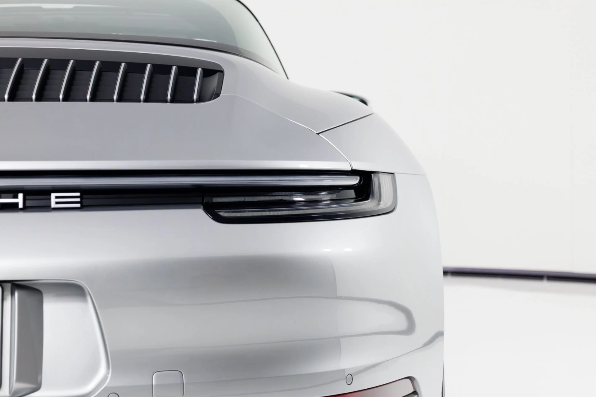 mph076_1138722161_Used_2022_Porsche_911_Targa_4_S_1772835298_a7090dfd50