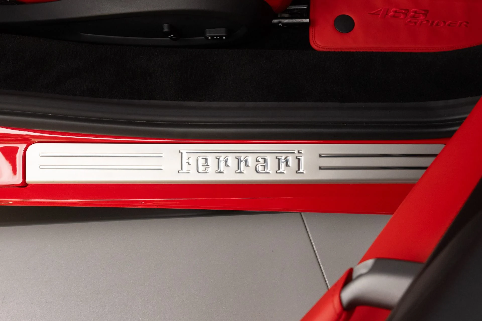 mph076_1147047908_Used_2017_Ferrari_488_Spider_1782928038_a7faefffa8