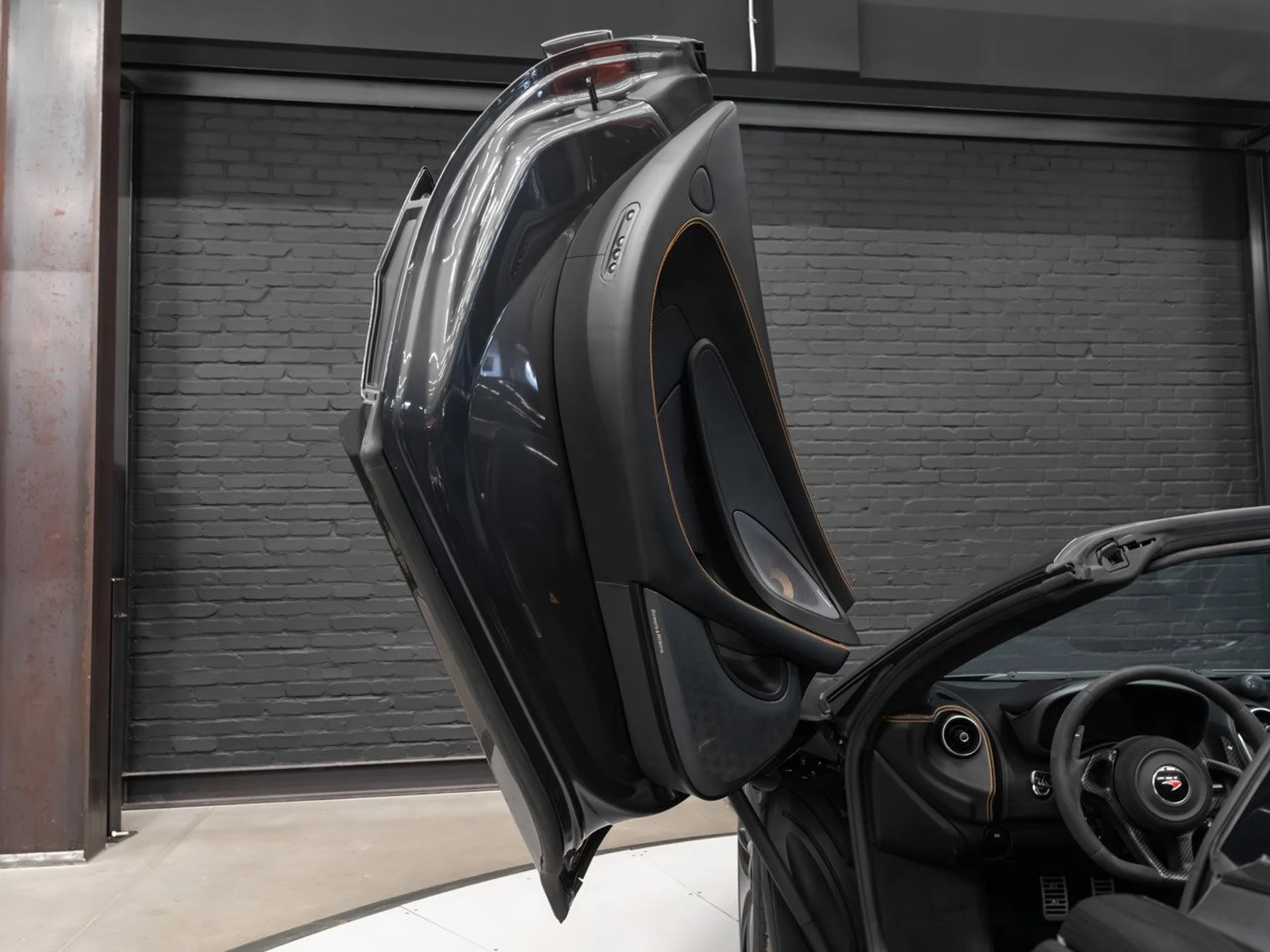 mph076_1199599772_mclaren_570s_2018_384ce101b1