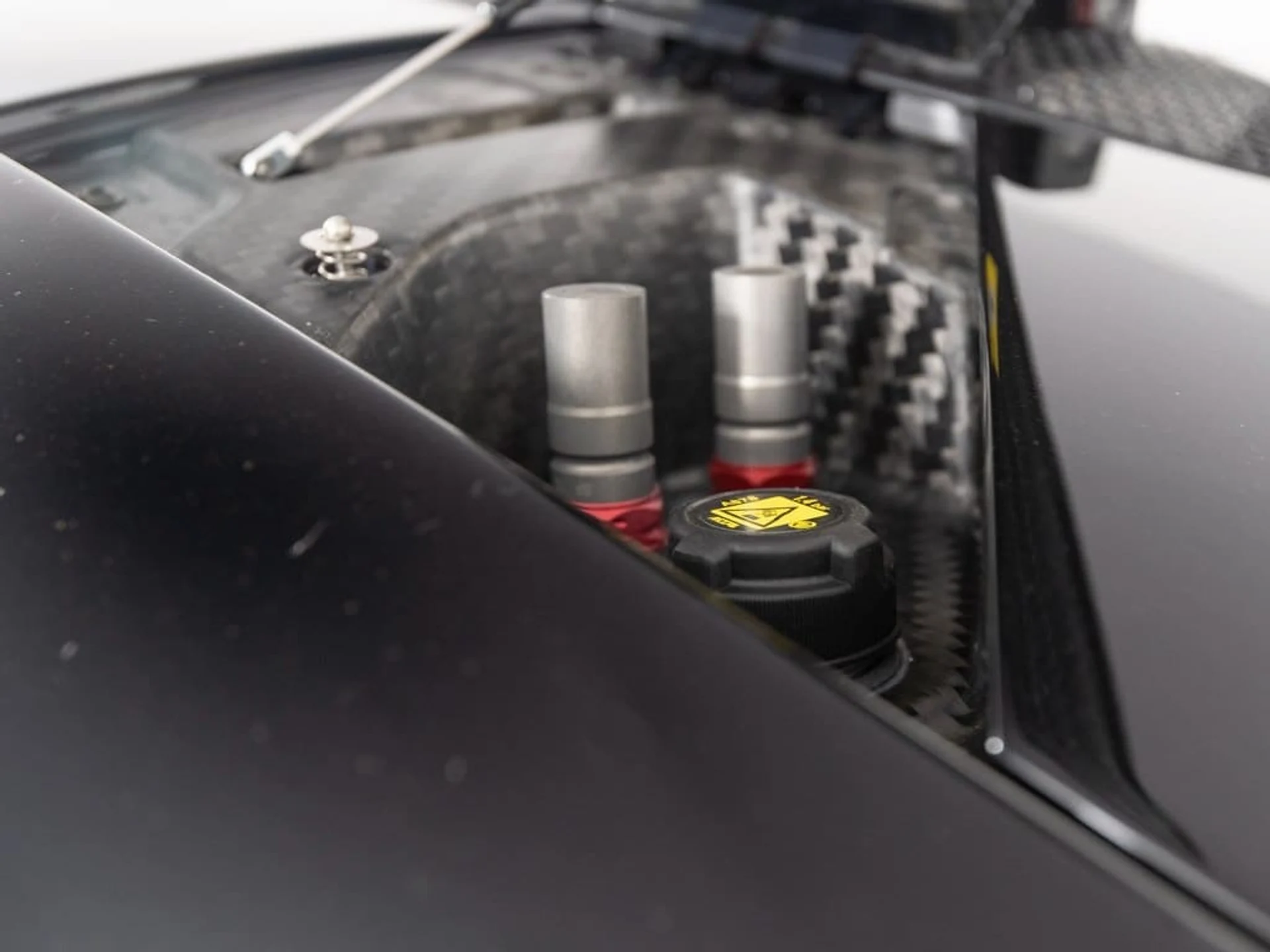 mph076_1204516595_e6148d09aff54e3376197c7c684b7628x_5c394f0605