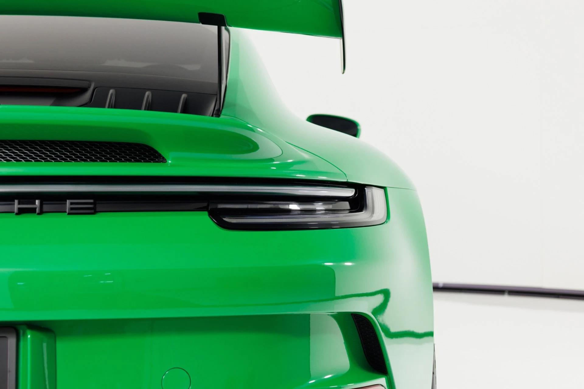mph076_1224460028_Used_2022_Porsche_911_GT_3_1781204549_5a4436fc88