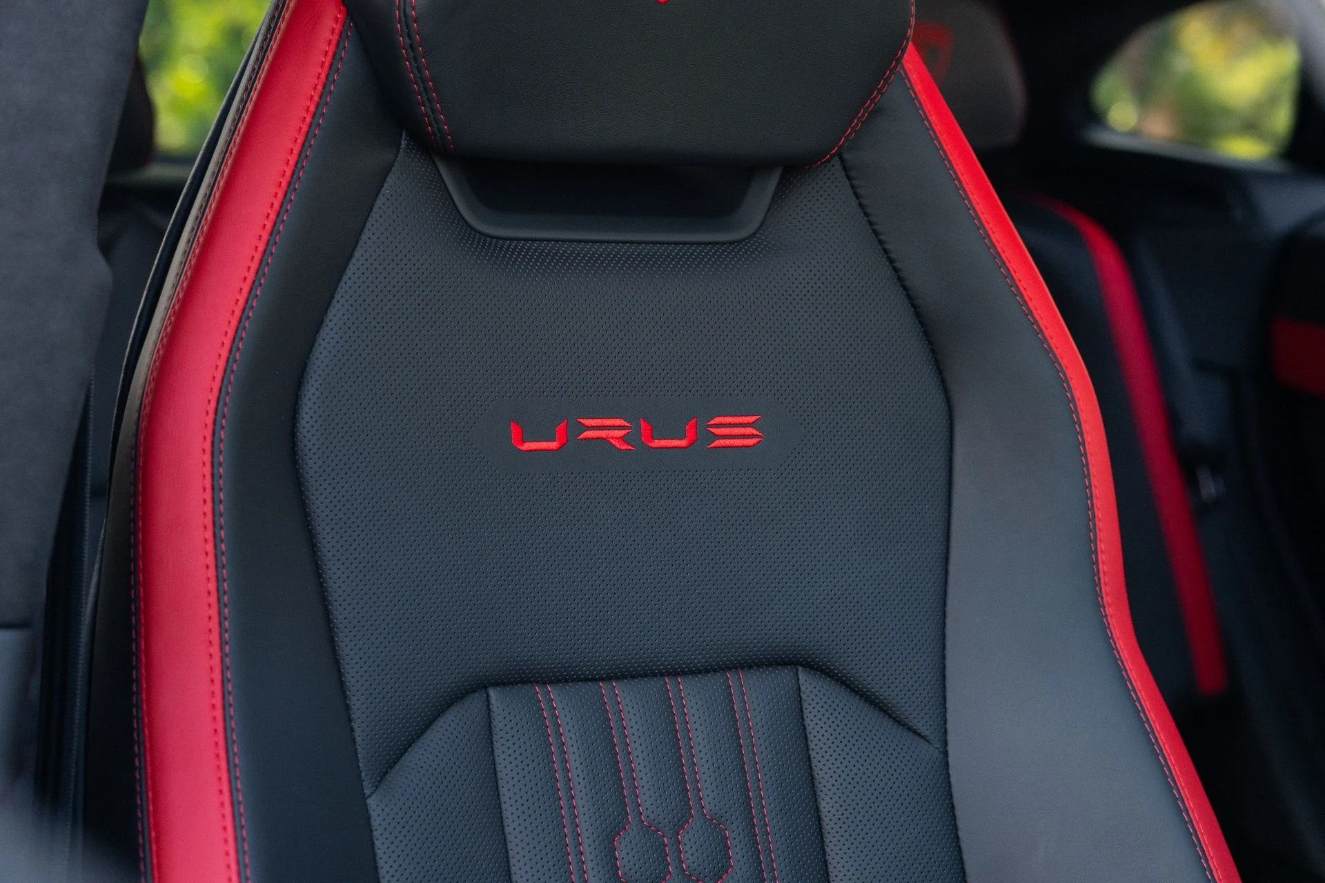 mph076_1232710463_Used_2024_Lamborghini_Urus_S_1781216022_609f05479b