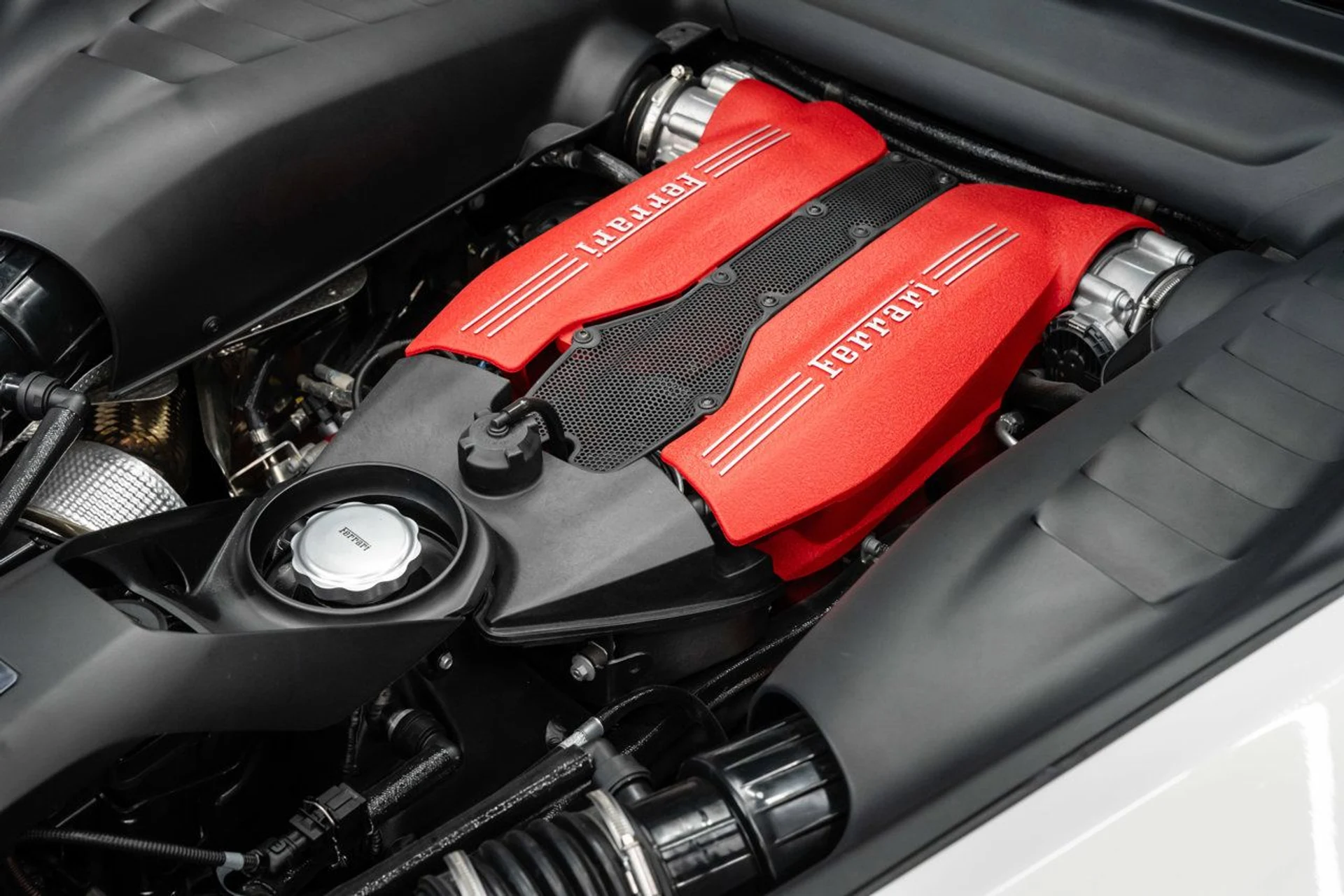 mph076_1293750078_ferrari_488_gtb_2018_48eb45723d