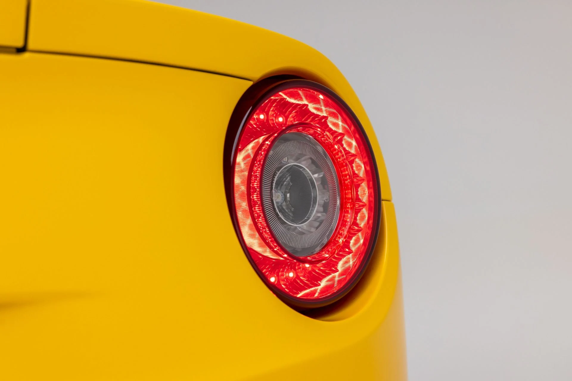 mph076_1360332311_Used_2014_Ferrari_F12berlinetta_1766171664_61251cb473