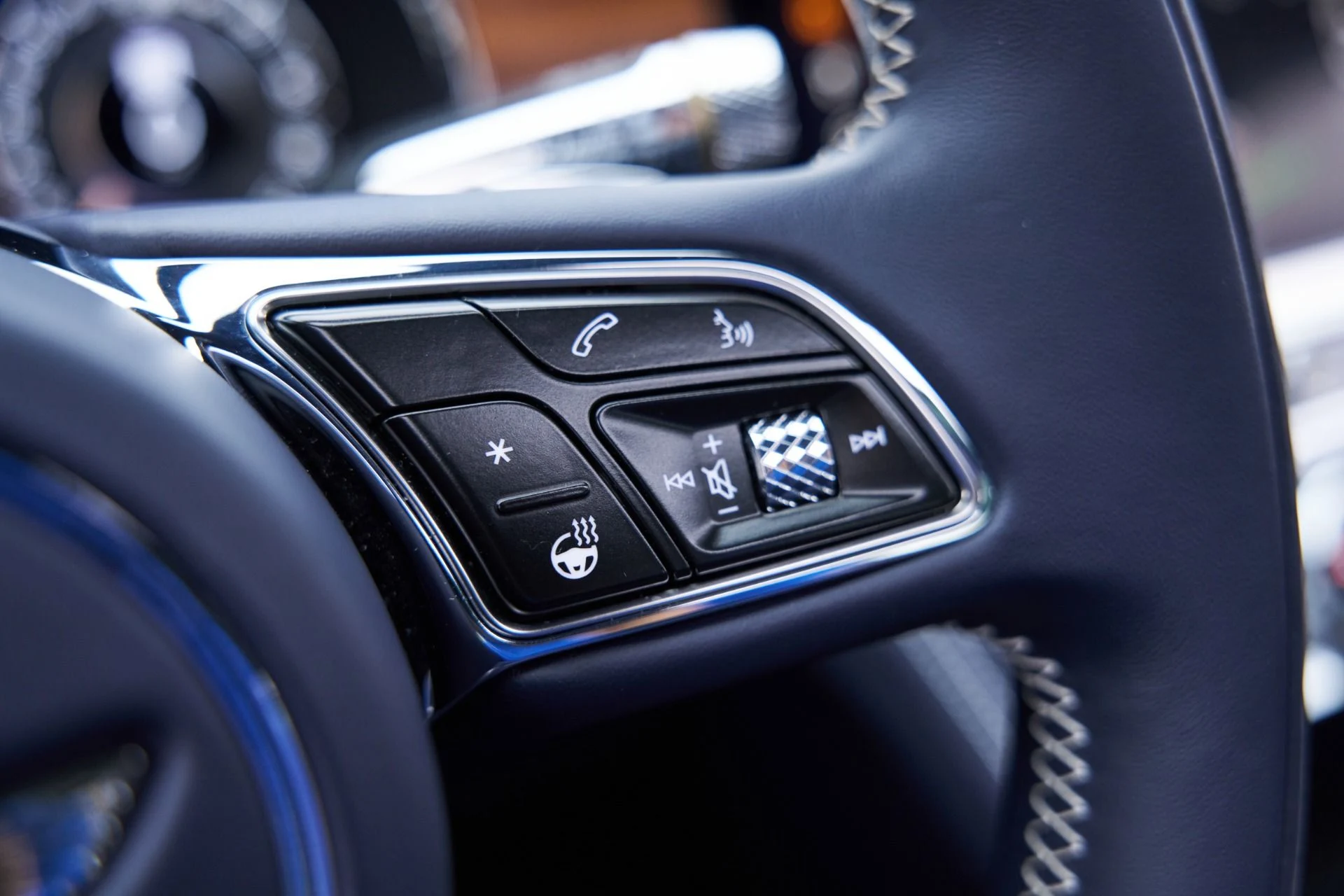 mph076_1420647188_Used_2025_Bentley_Flying_Spur_Speed_1792601337_7ab52c7ba4
