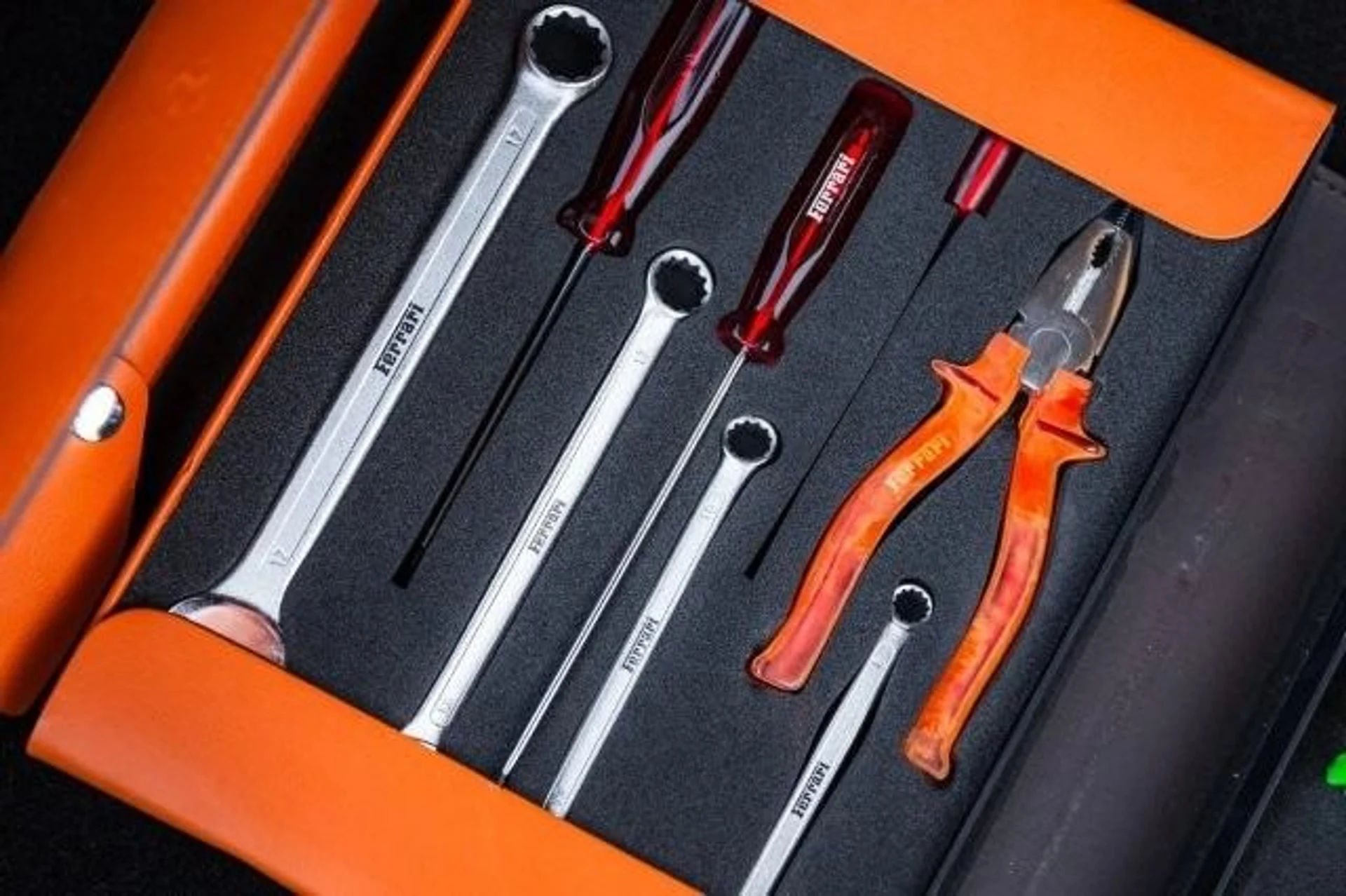 mph076_1426973813_Used_2005_Ferrari_Superamerica_1773854923_384180742d