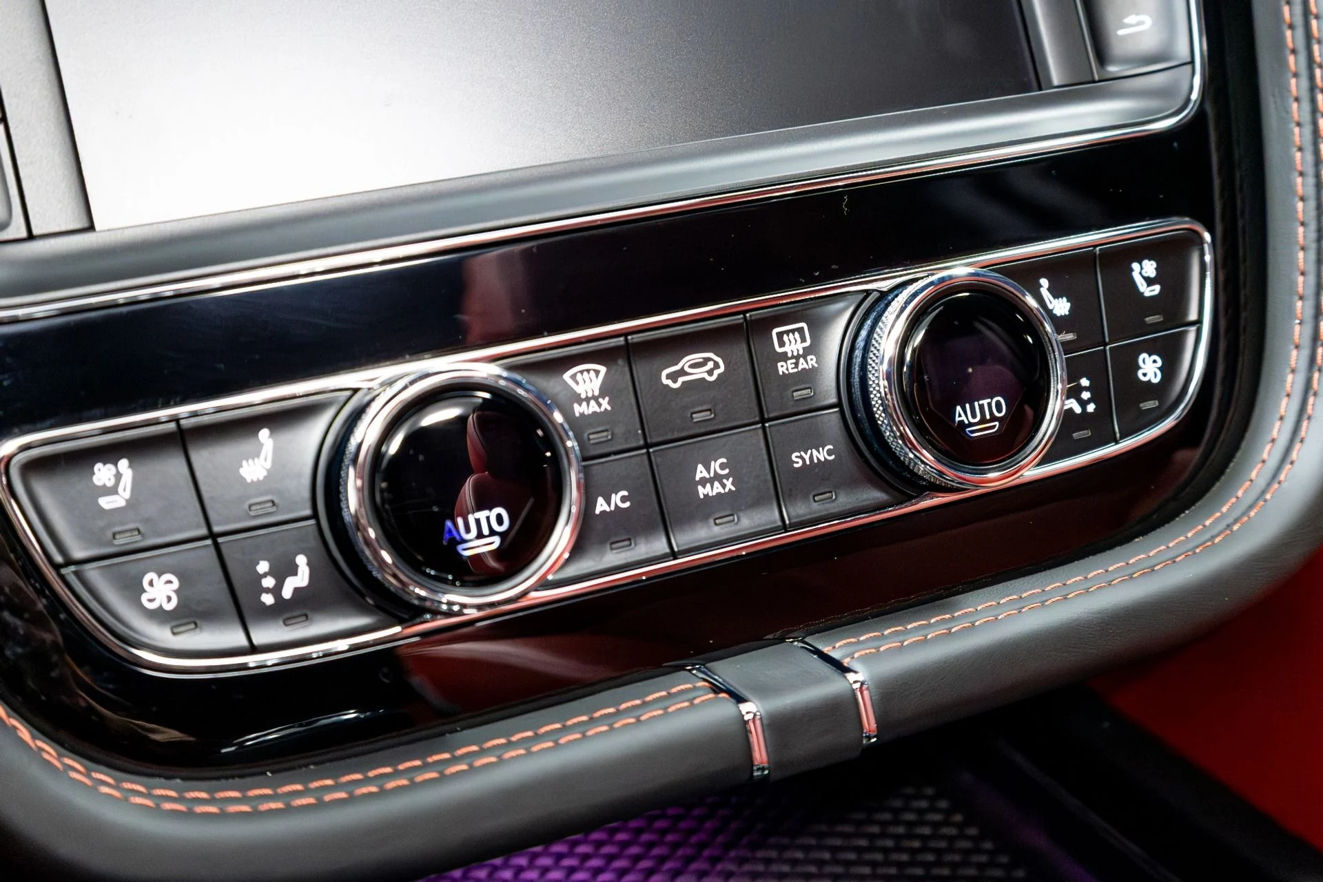 mph076_1500090708_Used_2020_Bentley_Bentayga_V8_1774292202_34cfeeb493