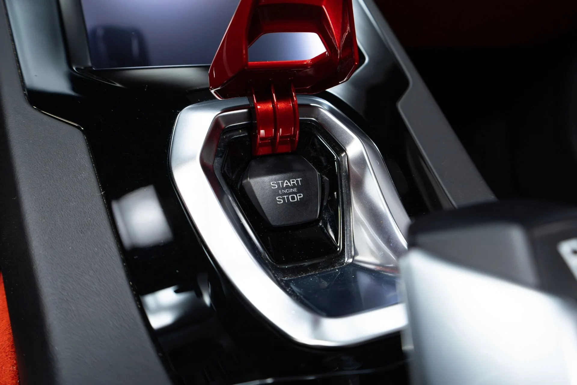 mph076_15383135_Used_2021_Lamborghini_Huracan_EVO_1773475781_8ee0a16258