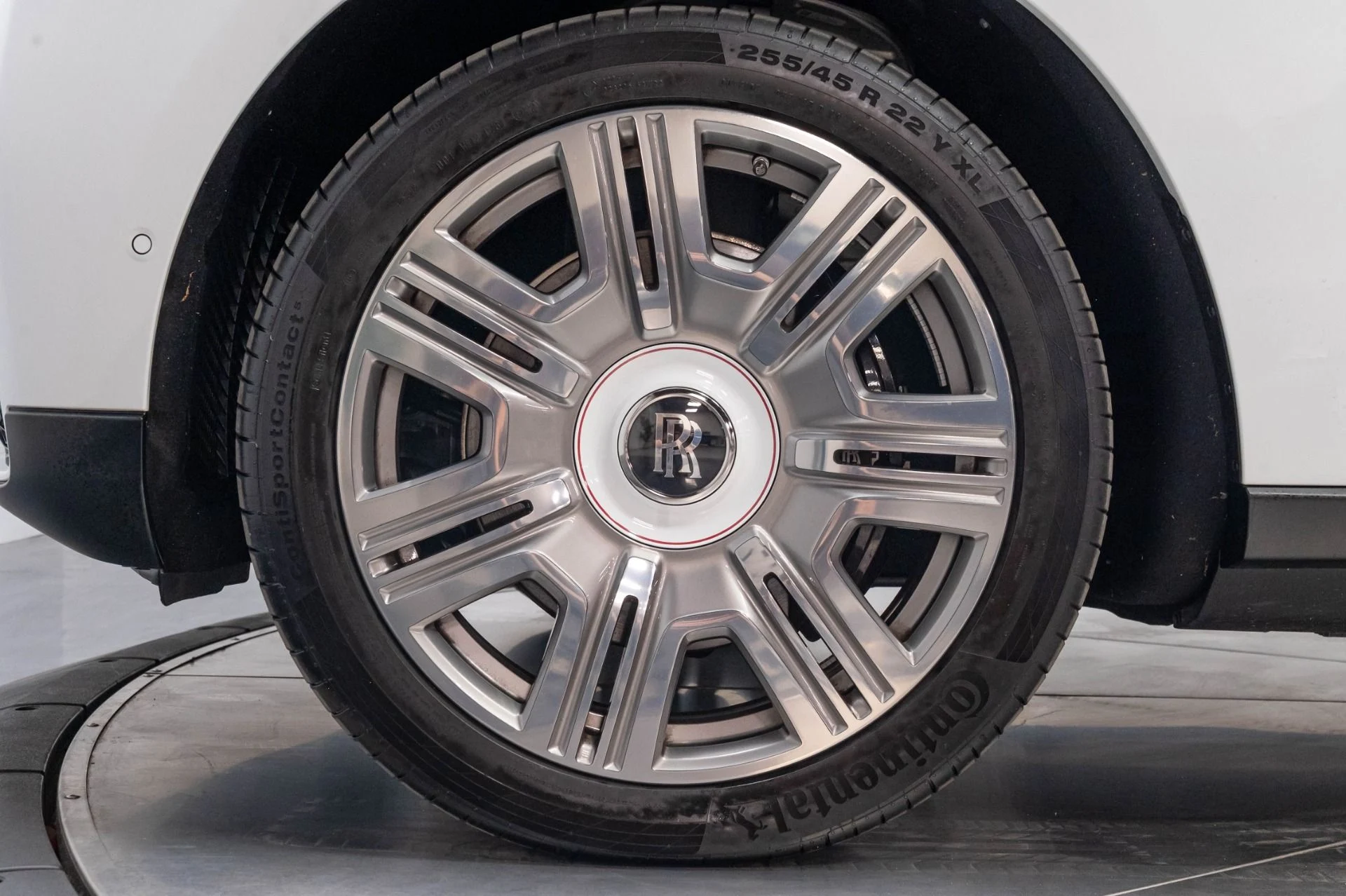 mph076_1608715914_Used_2023_Rolls_Royce_Cullinan_Base_1784654750_e2978b89ab