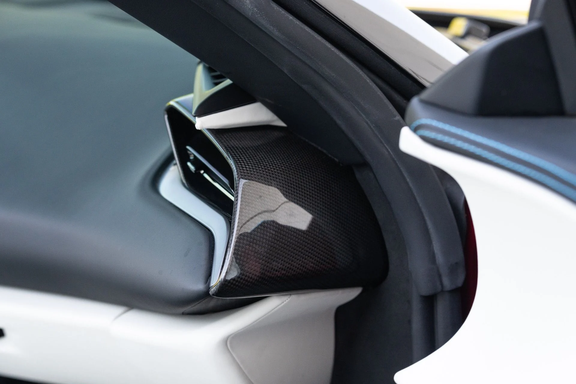 mph076_1620502566_Used_2024_Ferrari_SF_90_Spider_1774456743_5ceddd3f06