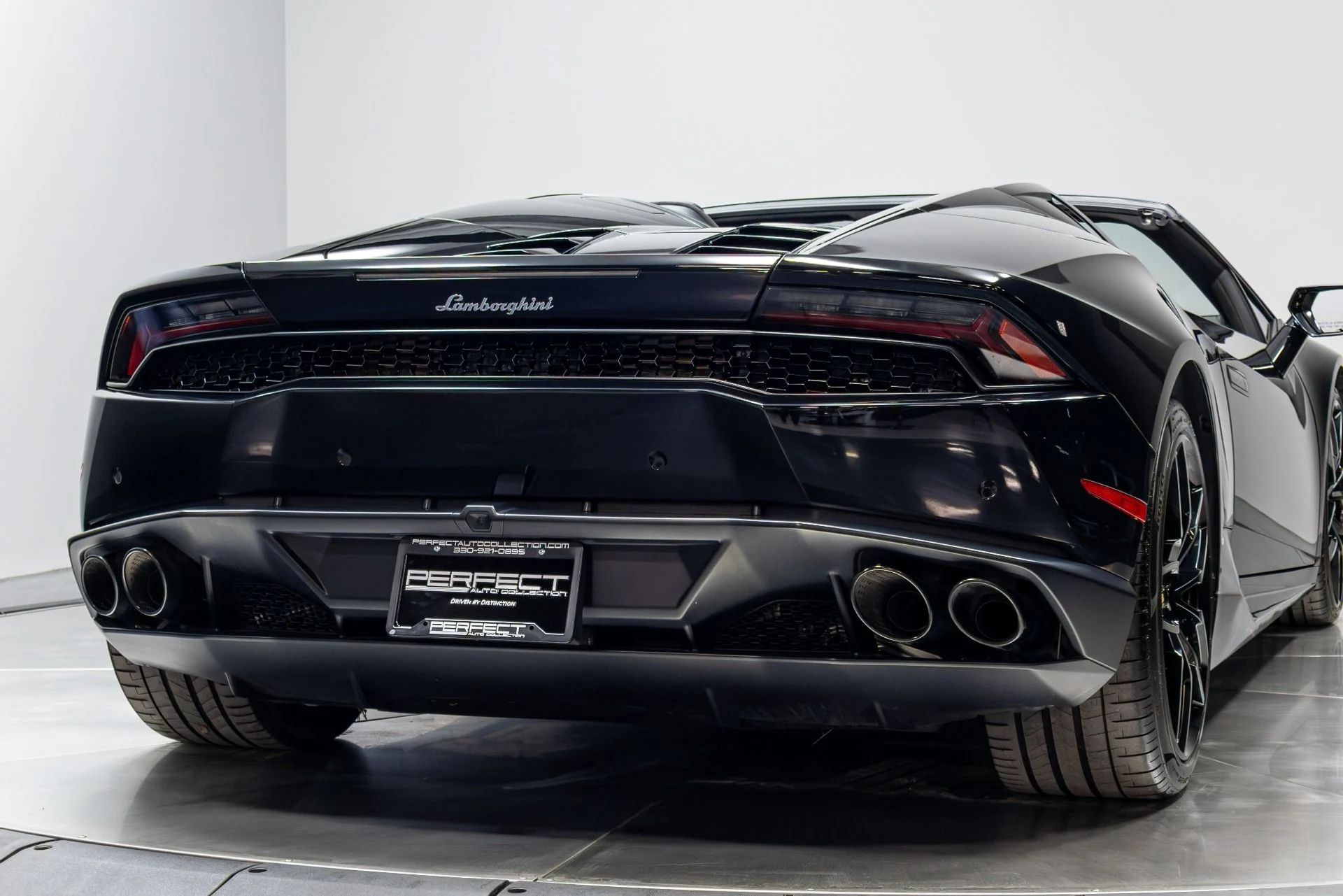 mph076_1726552660_Used_2017_Lamborghini_Huracan_1775865662_7f79aa5480